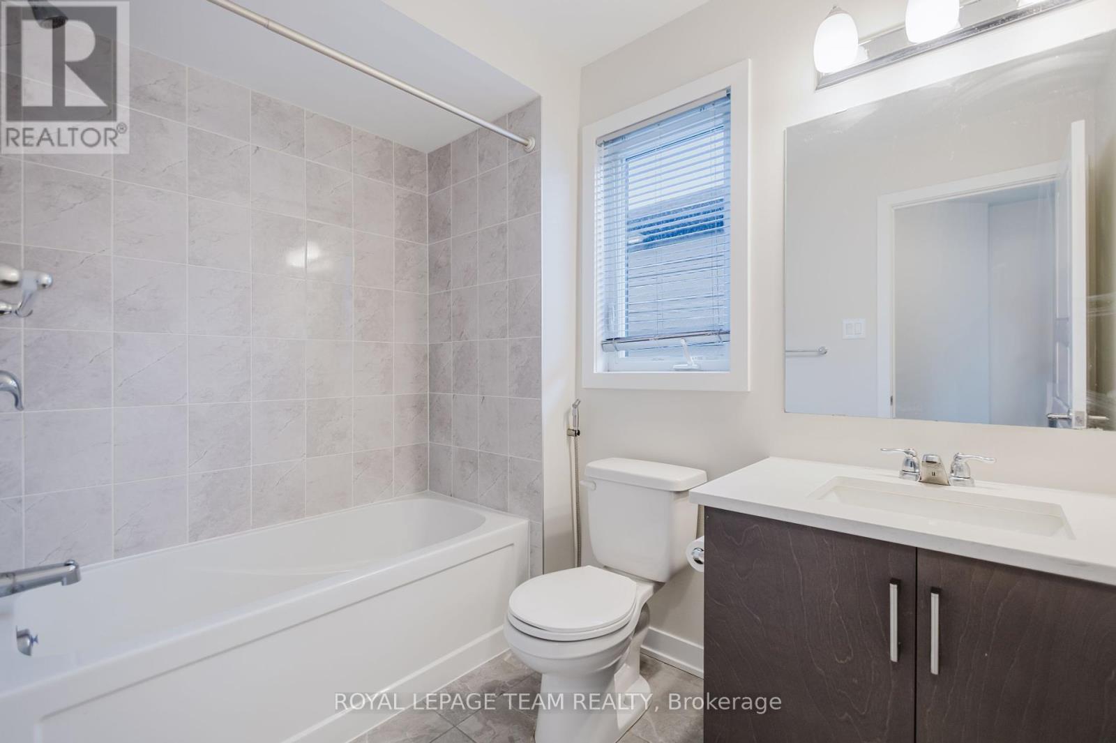 Photo 10 of 611 Fenwick Way, Ottawa ON