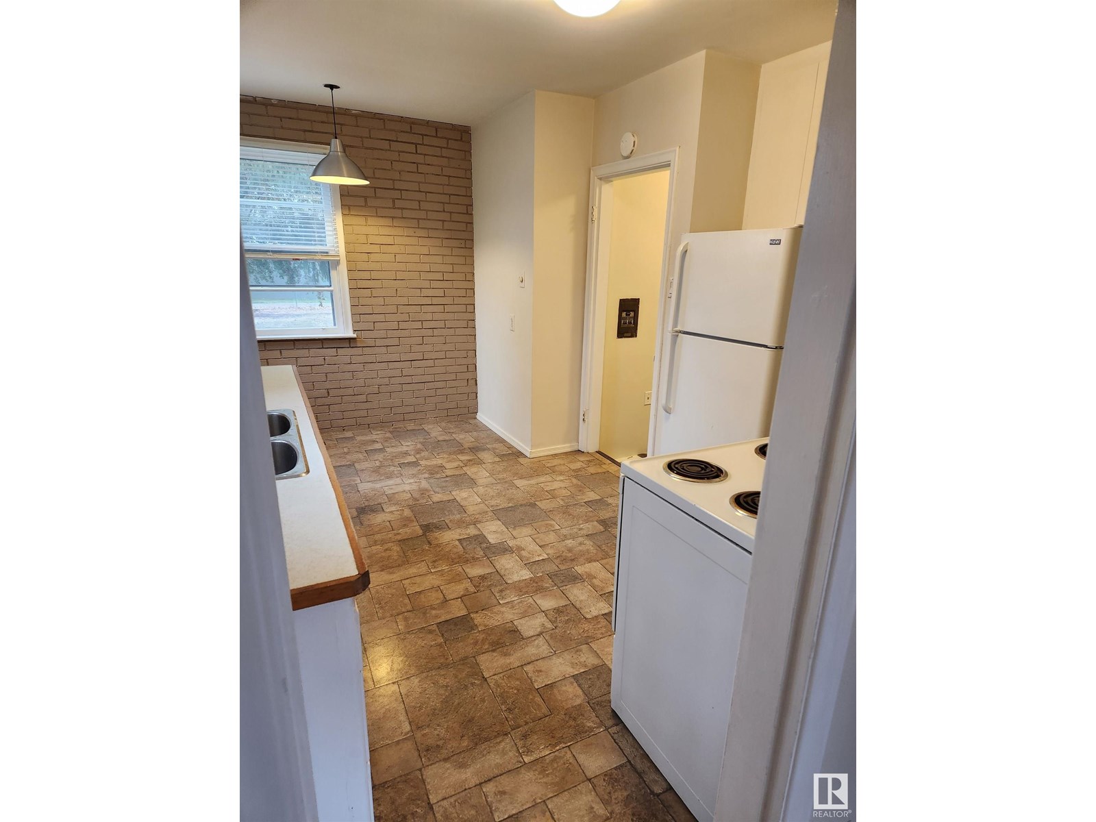 Photo 11 of 10215 138 St Nw Nw, Edmonton AB
