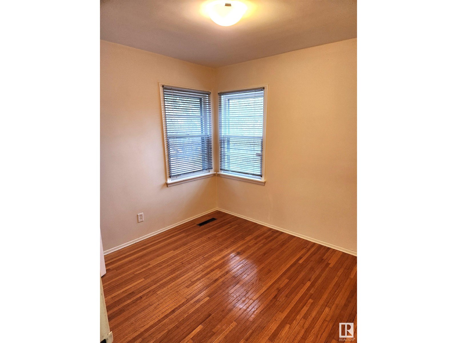 Photo 16 of 10215 138 St Nw Nw, Edmonton AB