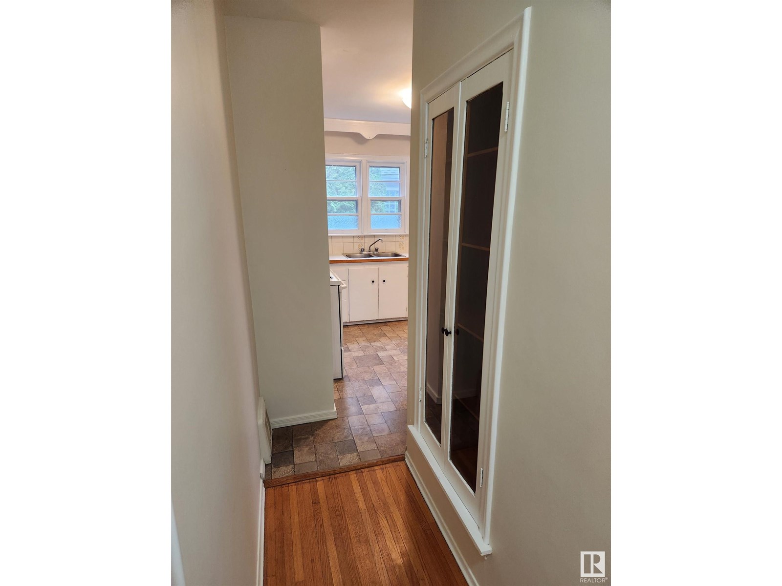 Photo 10 of 10215 138 St Nw Nw, Edmonton AB