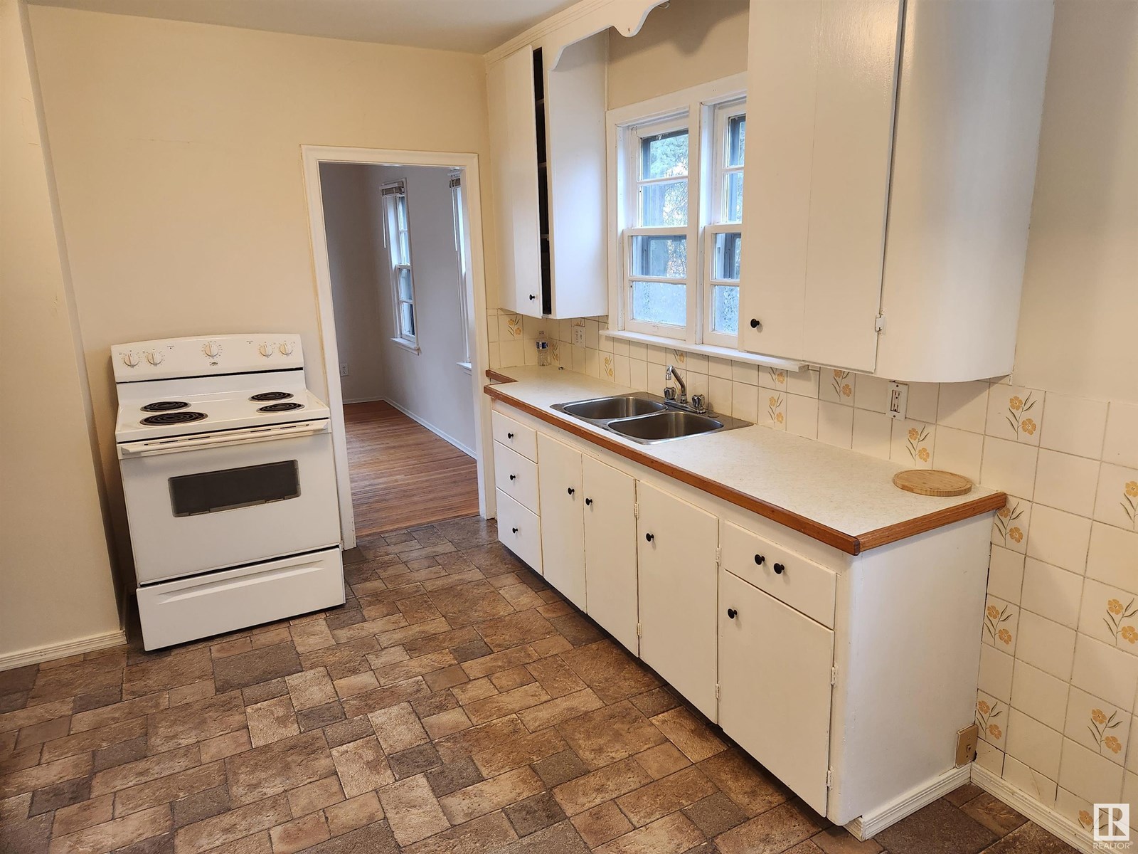 Photo 13 of 10215 138 St Nw Nw, Edmonton AB