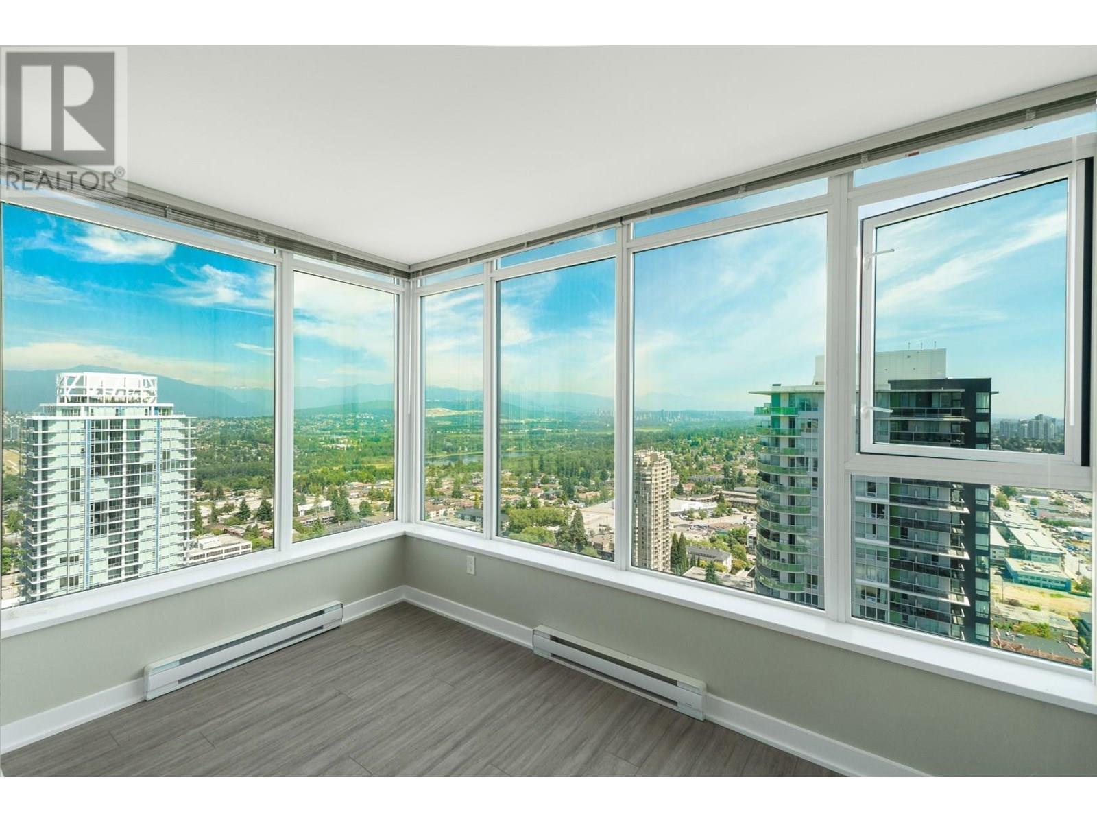 Photo 5 of 4105 4900 Lennox Lane, Burnaby BC