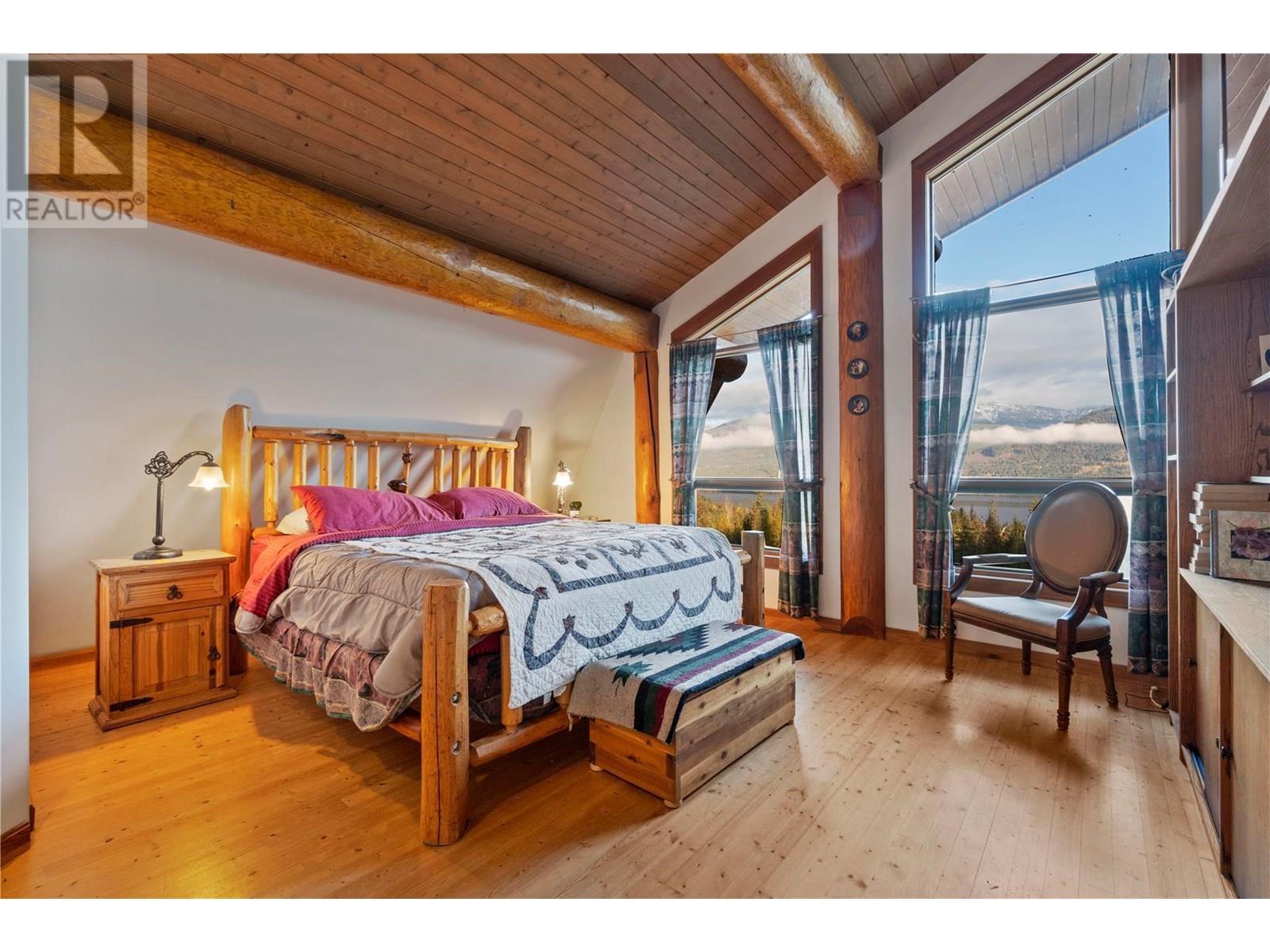 4955 Ivy Road, Eagle Bay