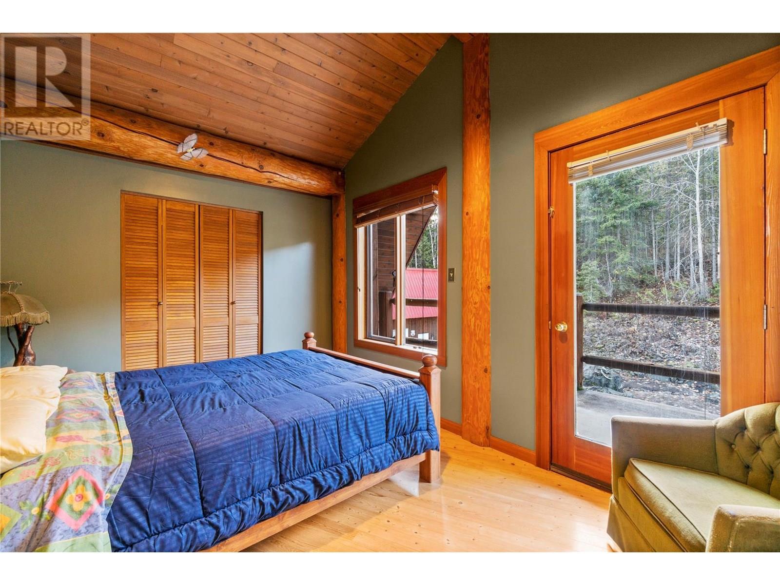 4955 Ivy Road, Eagle Bay