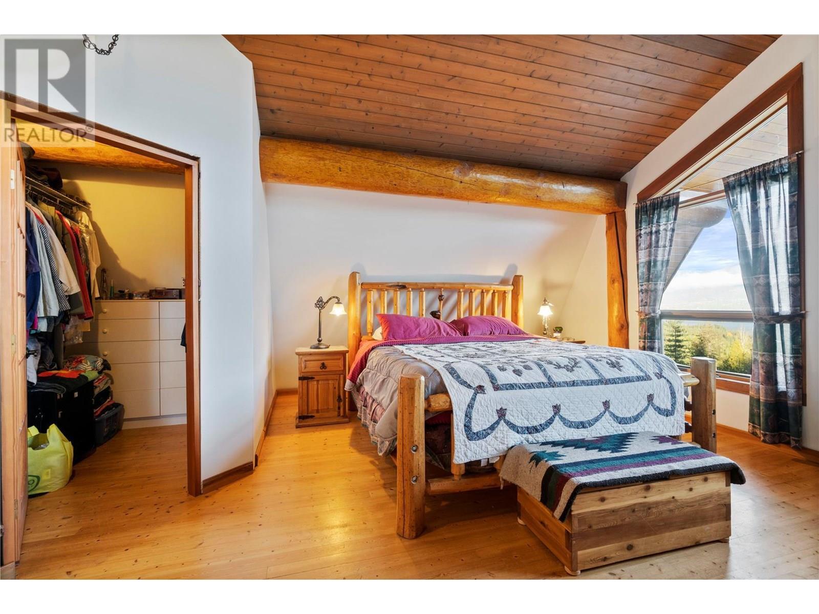 4955 Ivy Road, Eagle Bay