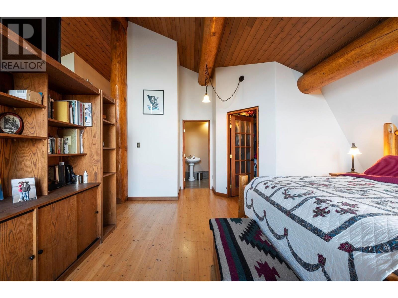 4955 Ivy Road, Eagle Bay