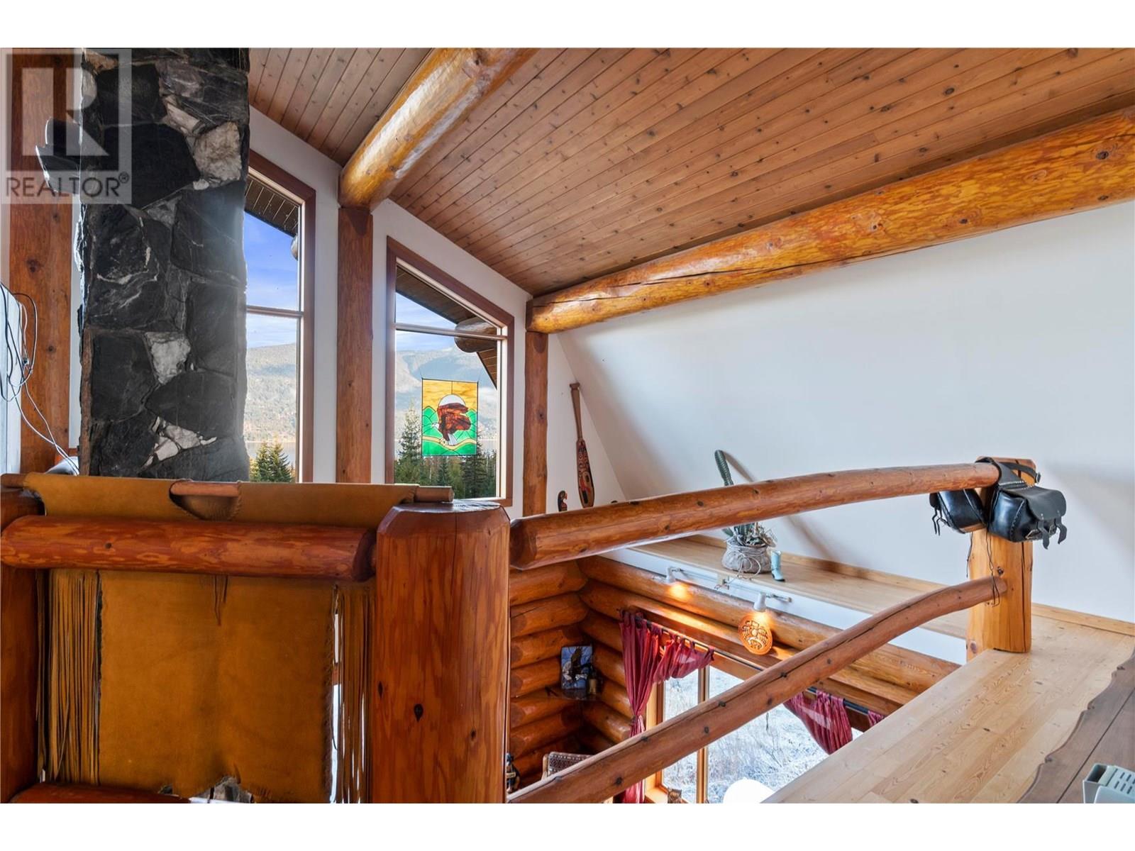 4955 Ivy Road, Eagle Bay