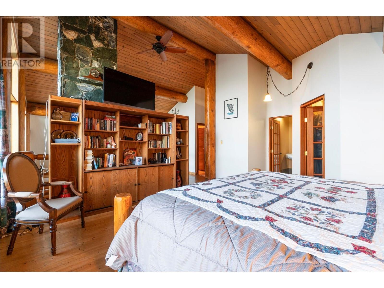 4955 Ivy Road, Eagle Bay