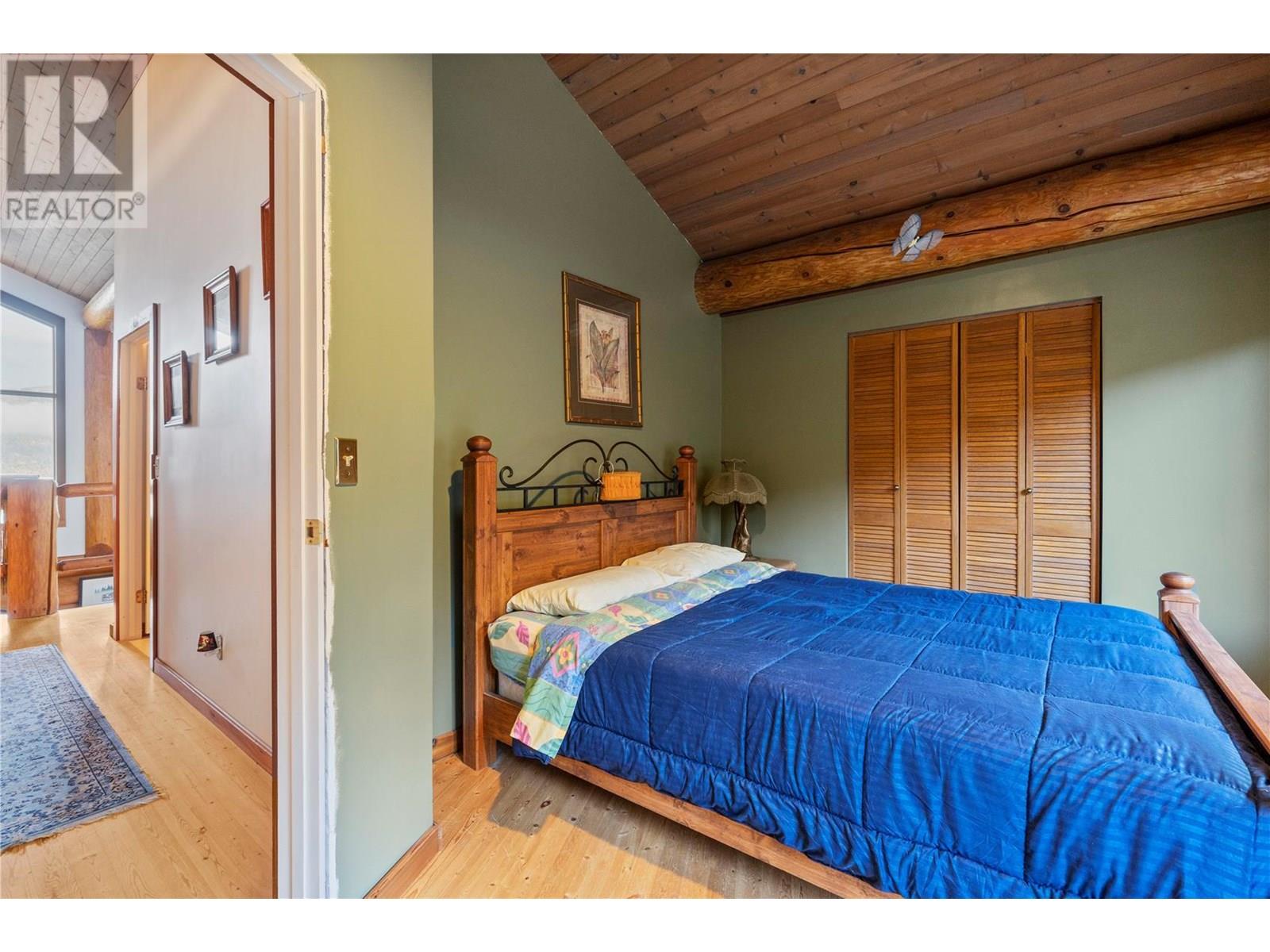 4955 Ivy Road, Eagle Bay