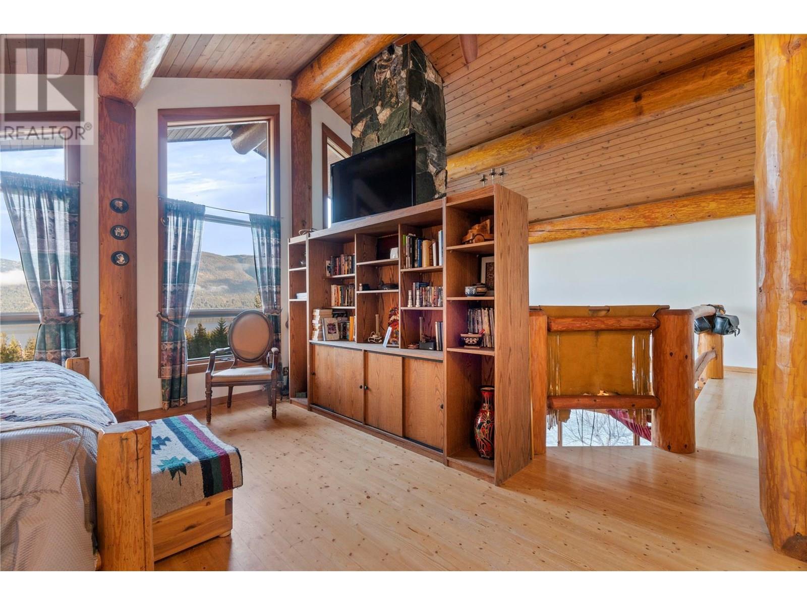 4955 Ivy Road, Eagle Bay