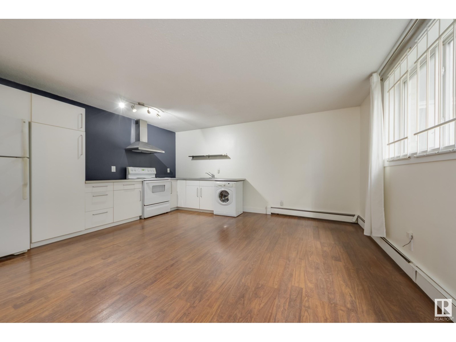 Photo 6 of 5 10015 83 Av Nw, Edmonton AB