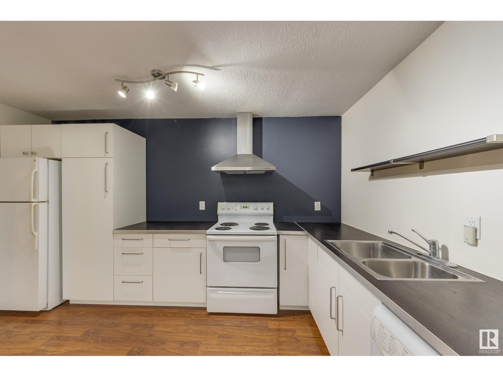 Photo 11 of 5 10015 83 Av Nw, Edmonton AB