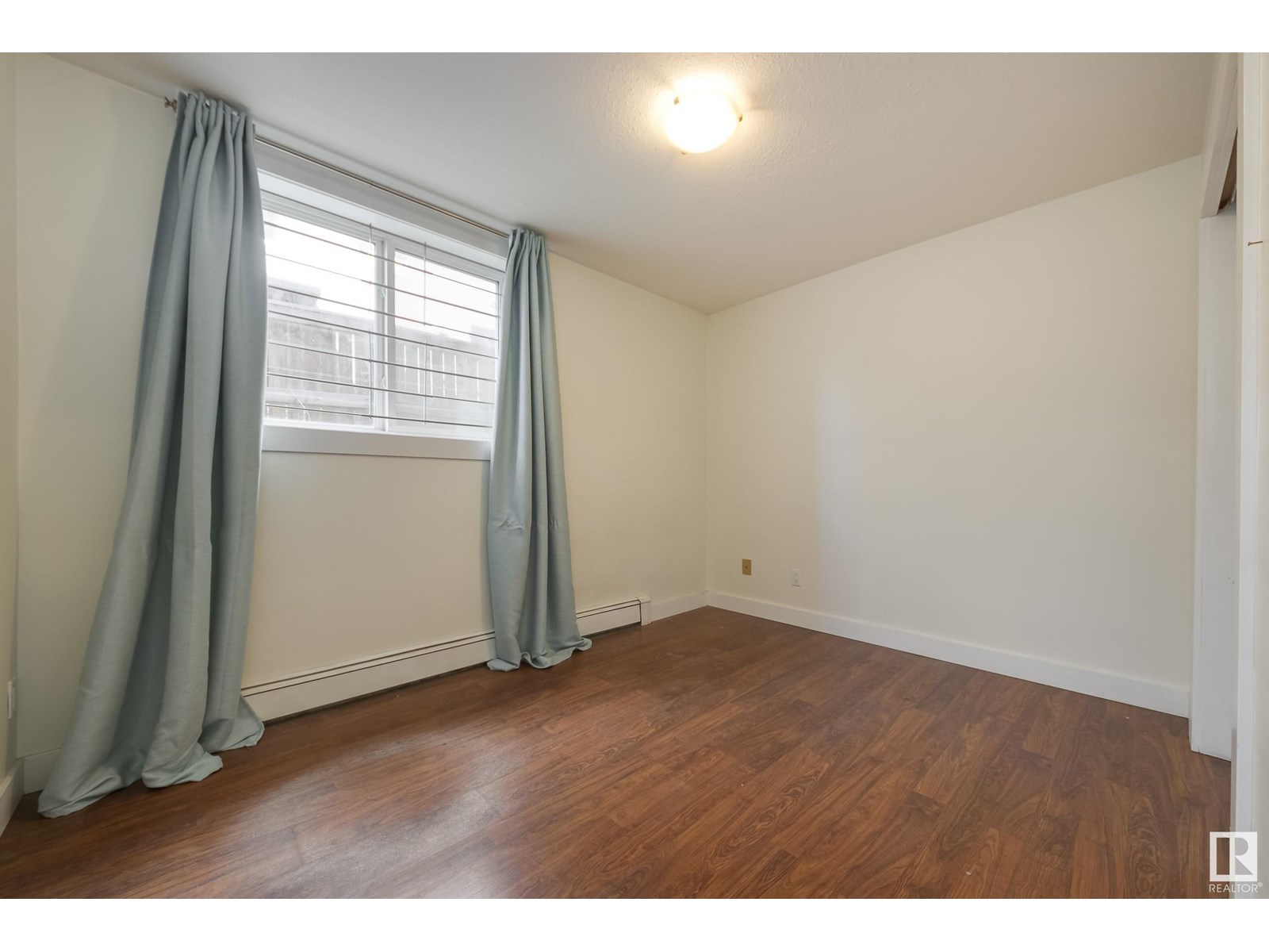 Photo 14 of 5 10015 83 Av Nw, Edmonton AB
