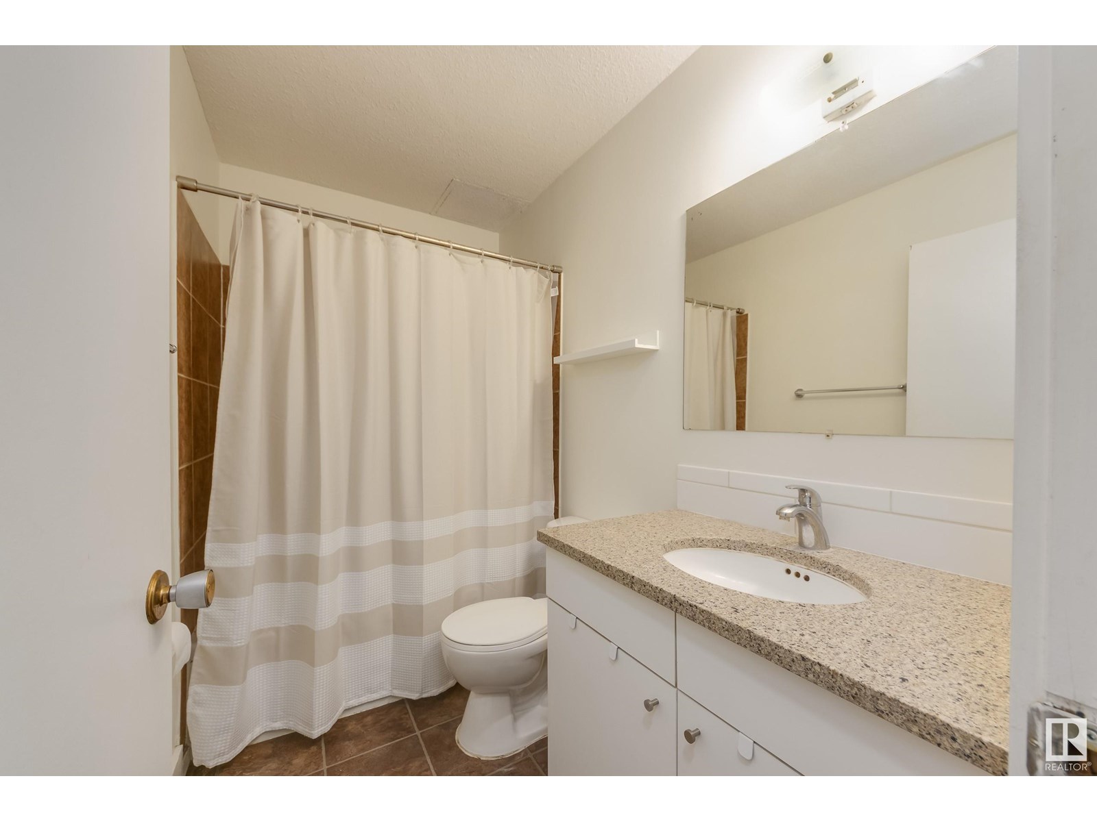 Photo 13 of 5 10015 83 Av Nw, Edmonton AB