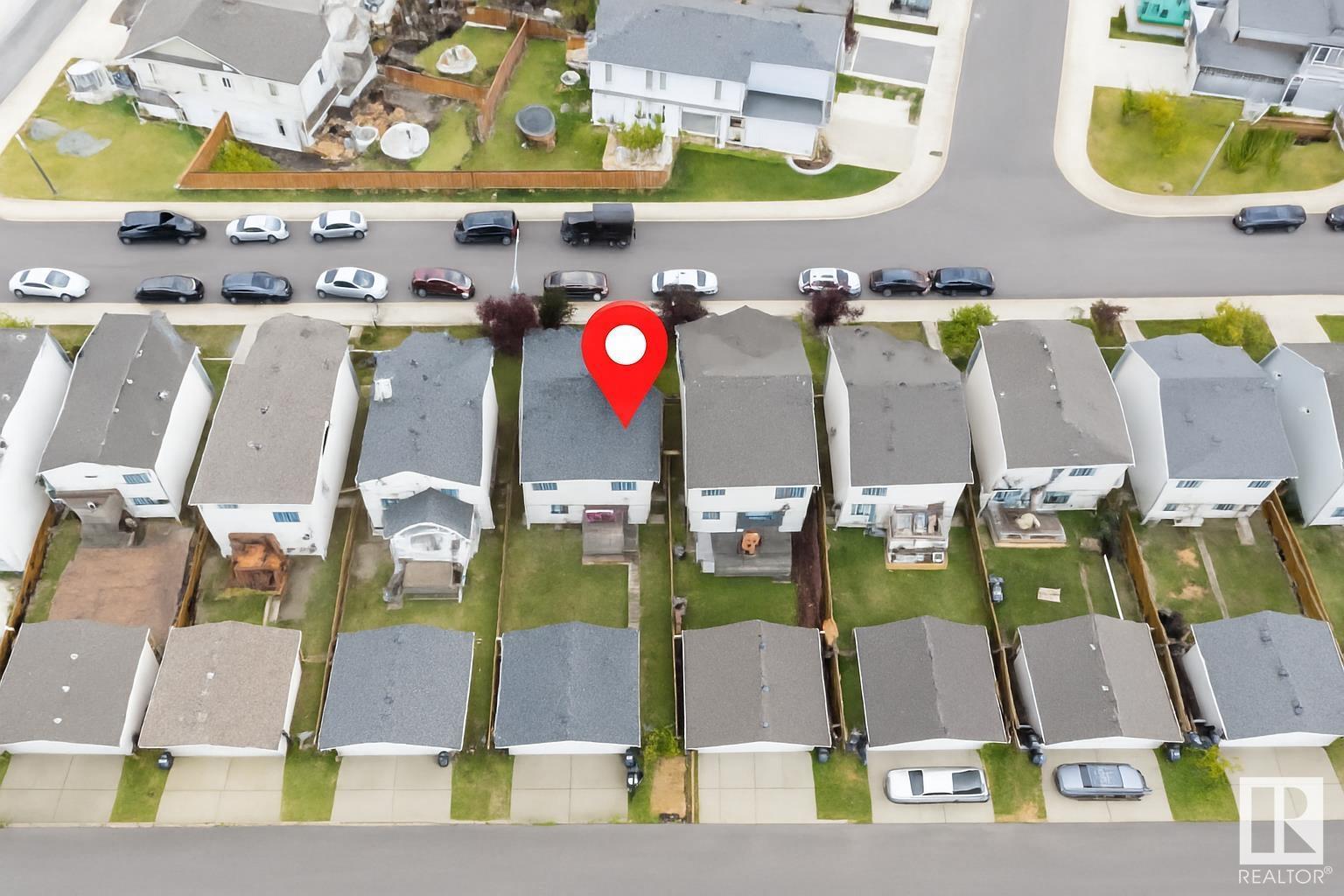 Photo 3 of 17580 58 St Nw, Edmonton AB