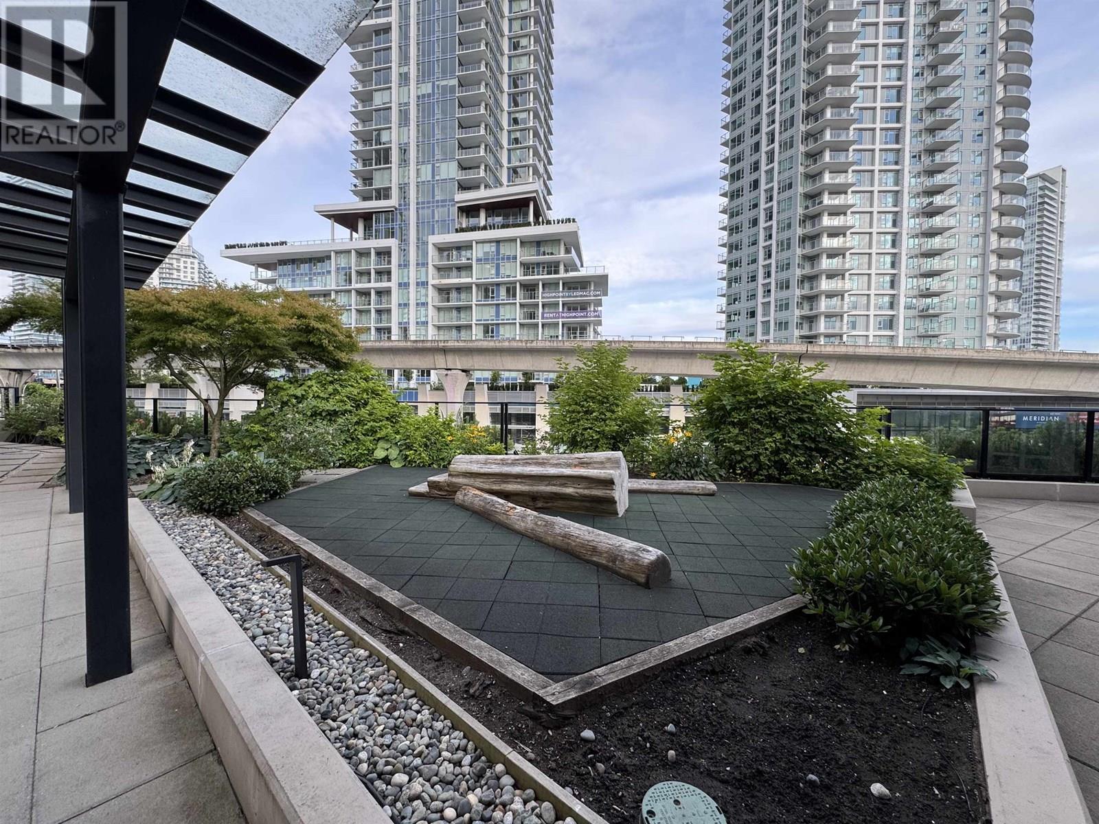 1707 691 NORTH ROAD, Coquitlam