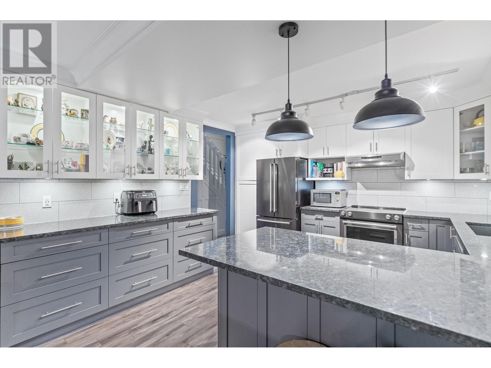 Photo 7 of 9 12227 Skillen Street, Maple Ridge BC