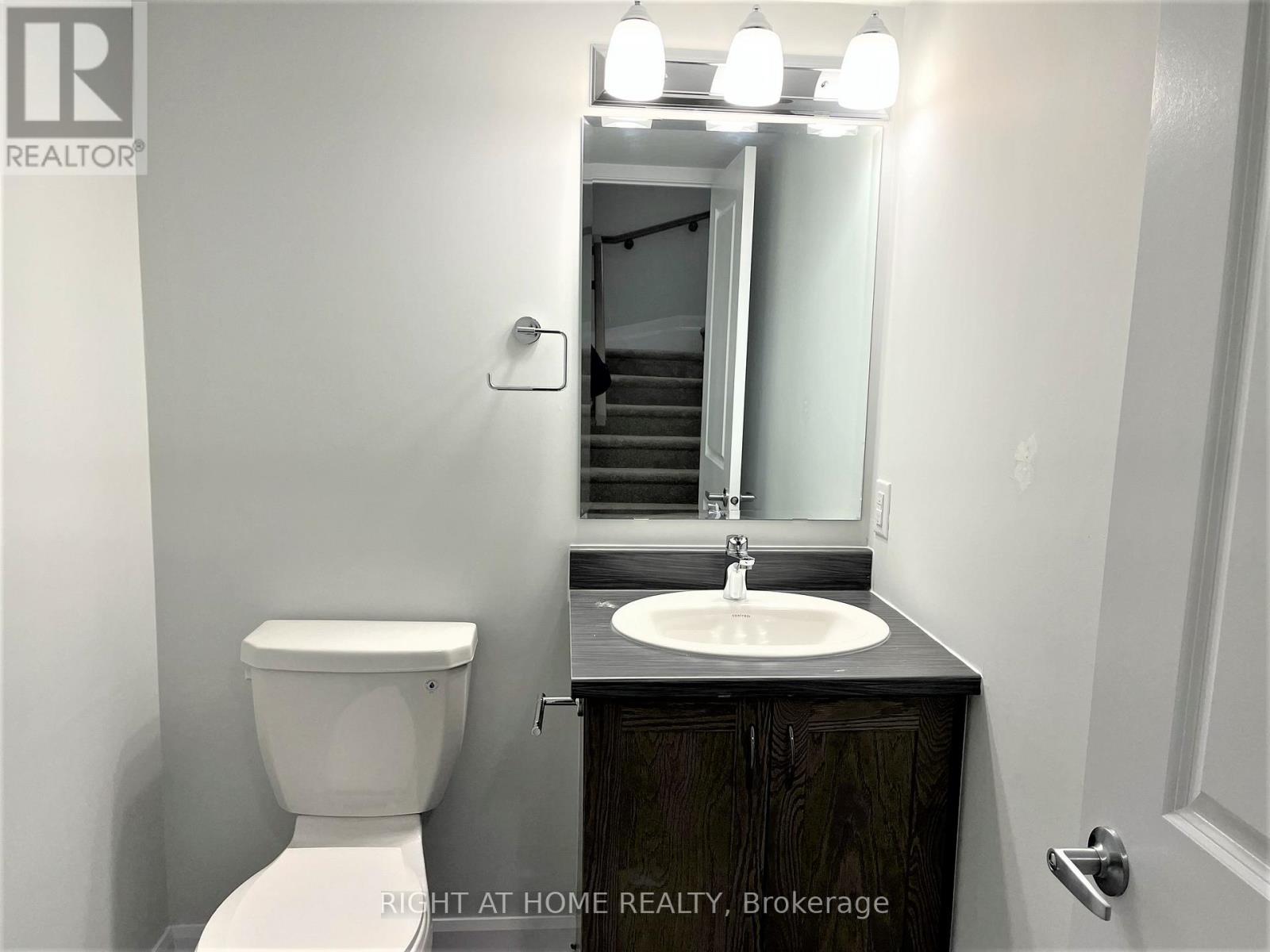 Photo 6 of 151 Chakra Street, Ottawa ON
