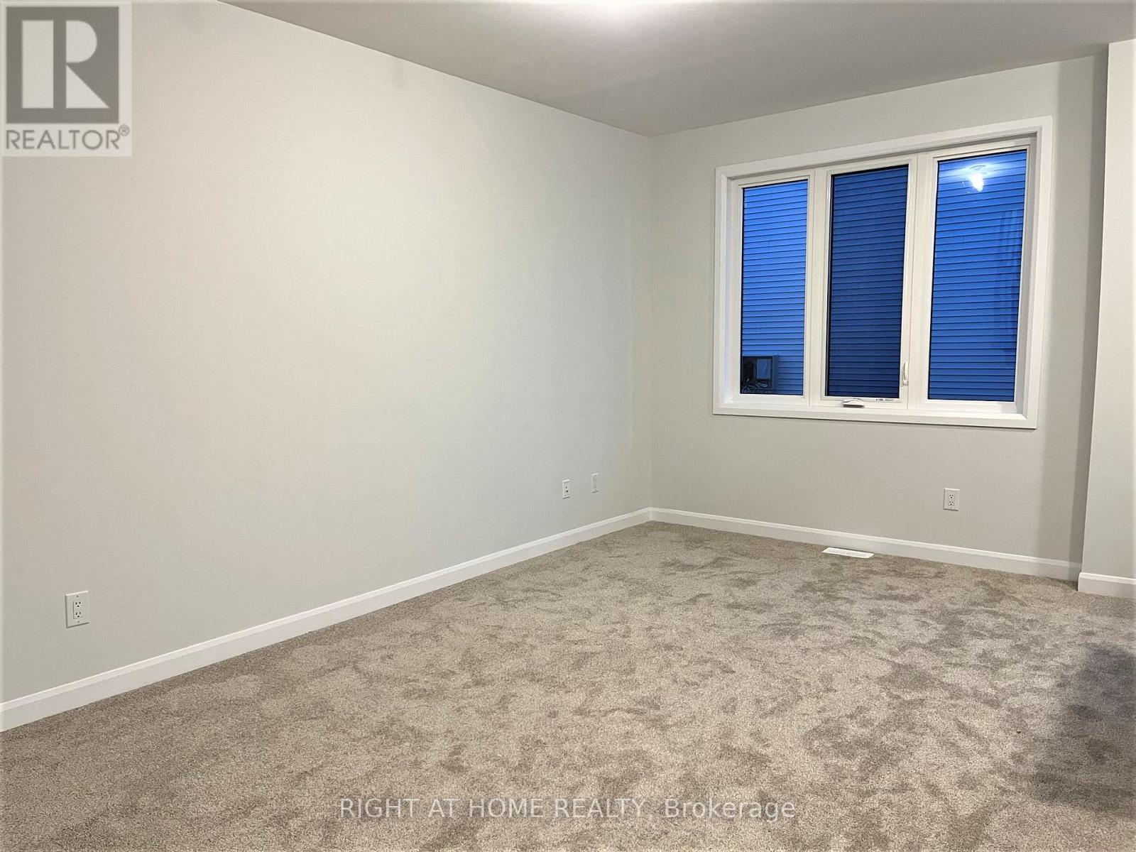 Photo 3 of 151 Chakra Street, Ottawa ON