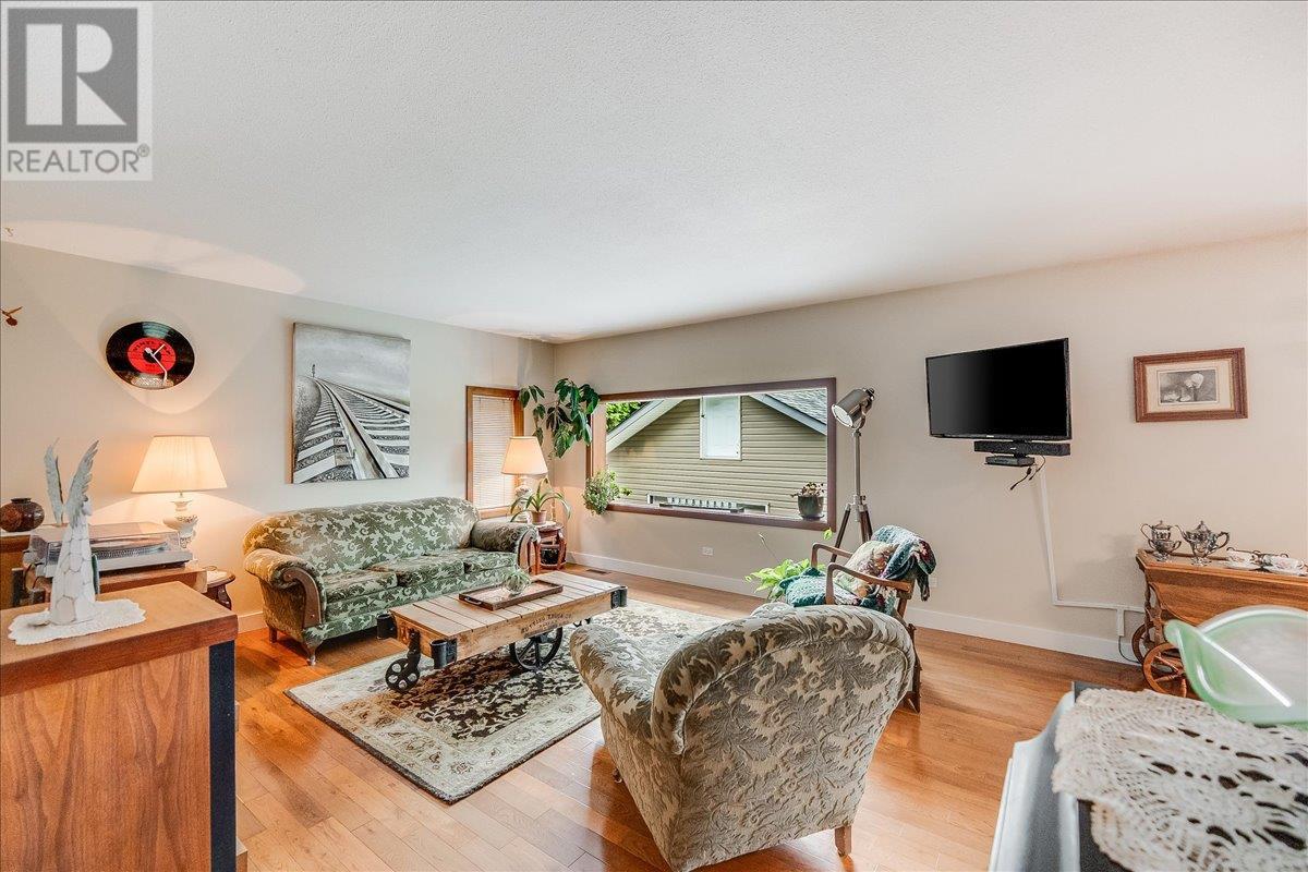 1986 Brilliant Road, Castlegar