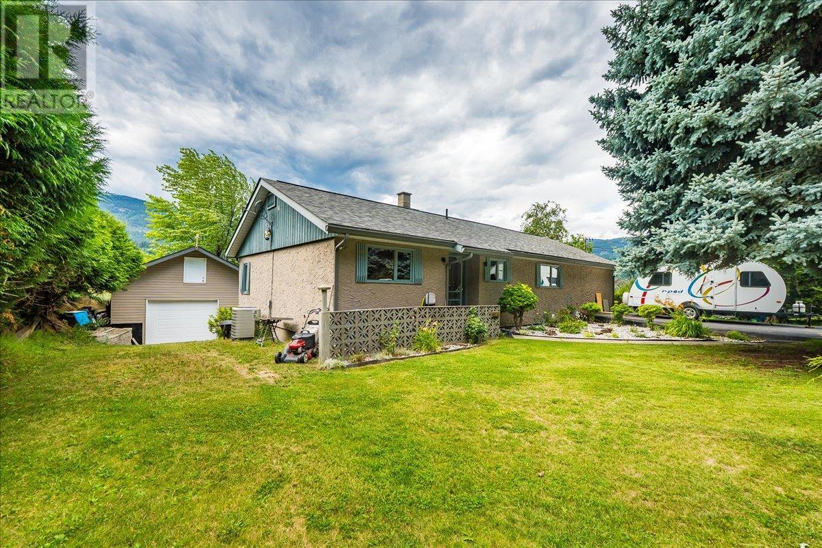 1986 Brilliant Road, Castlegar