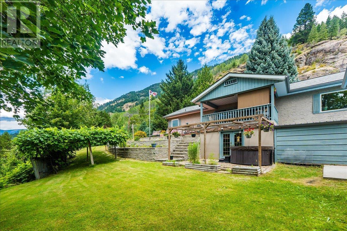 1986 Brilliant Road, Castlegar