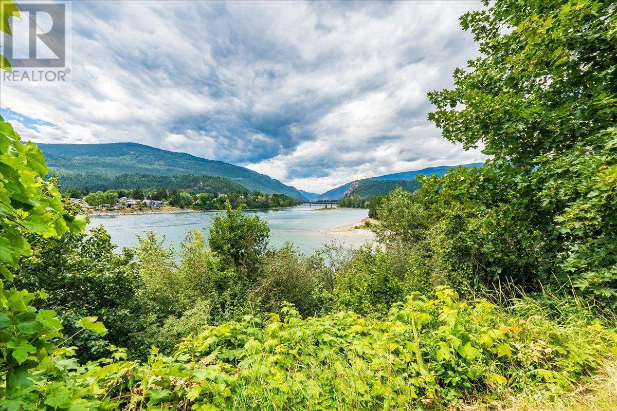 1986 Brilliant Road, Castlegar