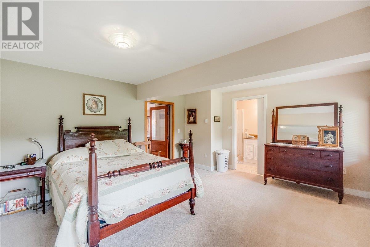 1986 Brilliant Road, Castlegar