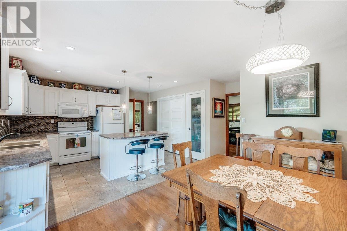 1986 Brilliant Road, Castlegar
