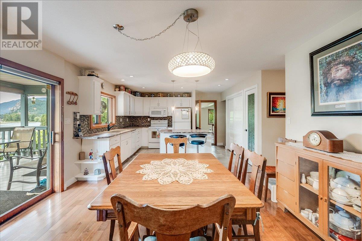 1986 Brilliant Road, Castlegar