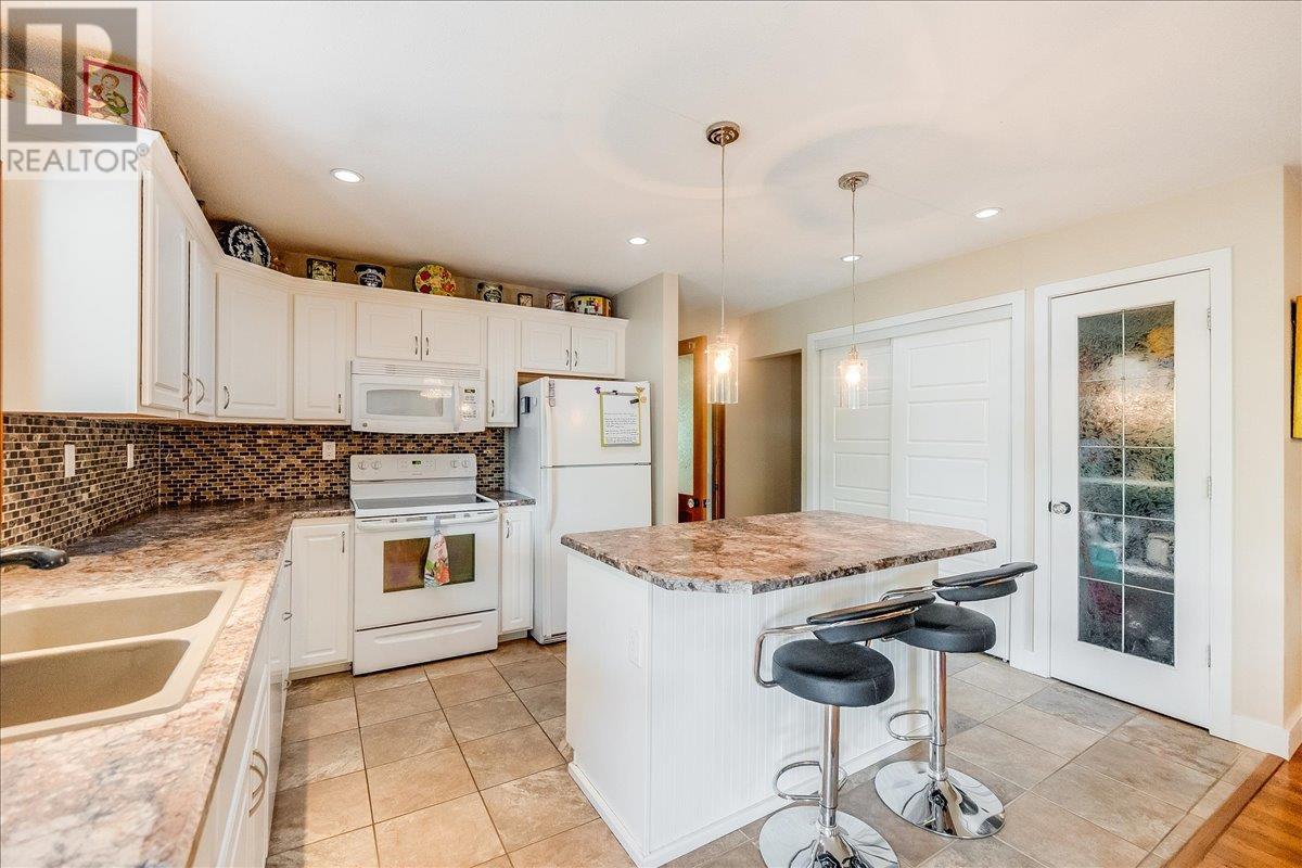 1986 Brilliant Road, Castlegar