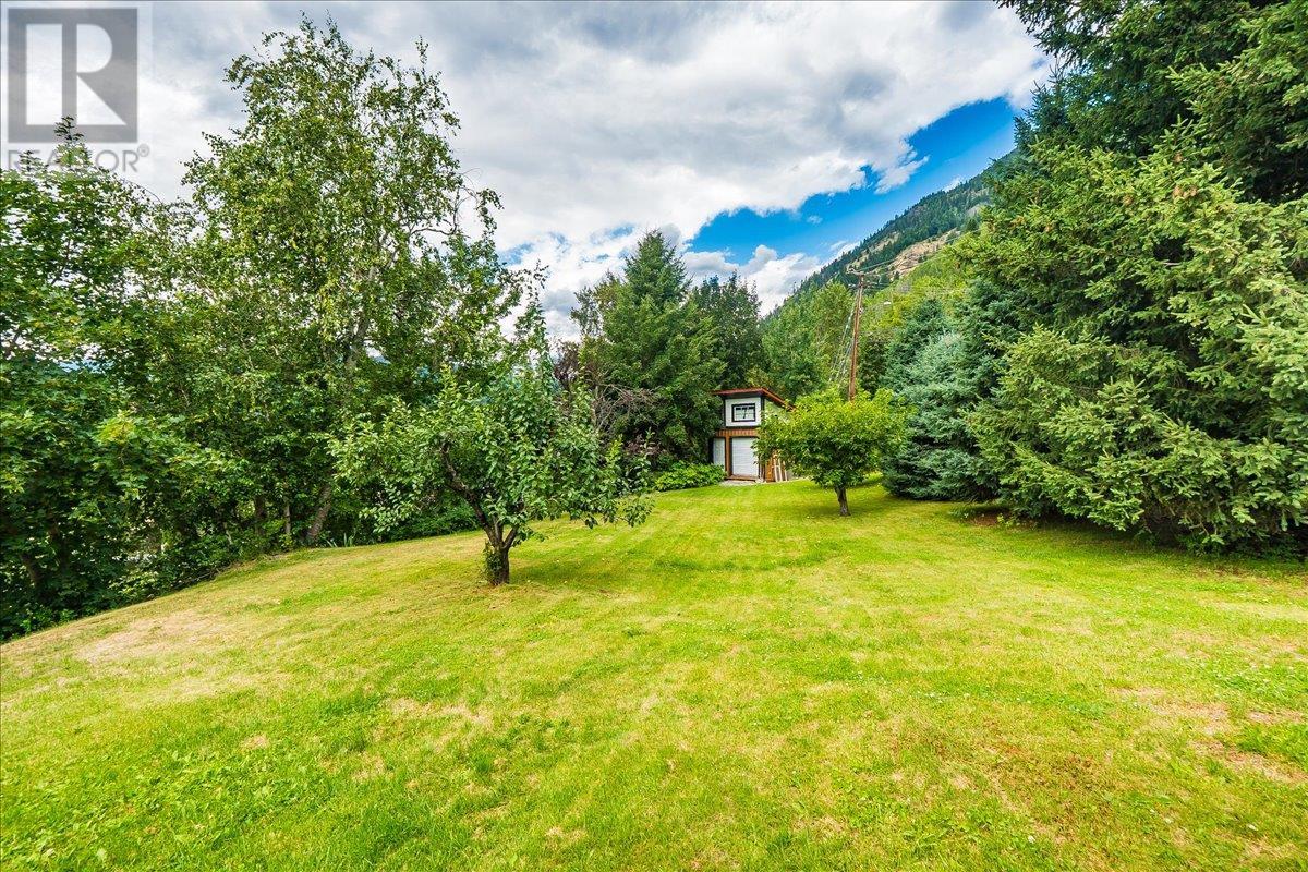 1986 Brilliant Road, Castlegar