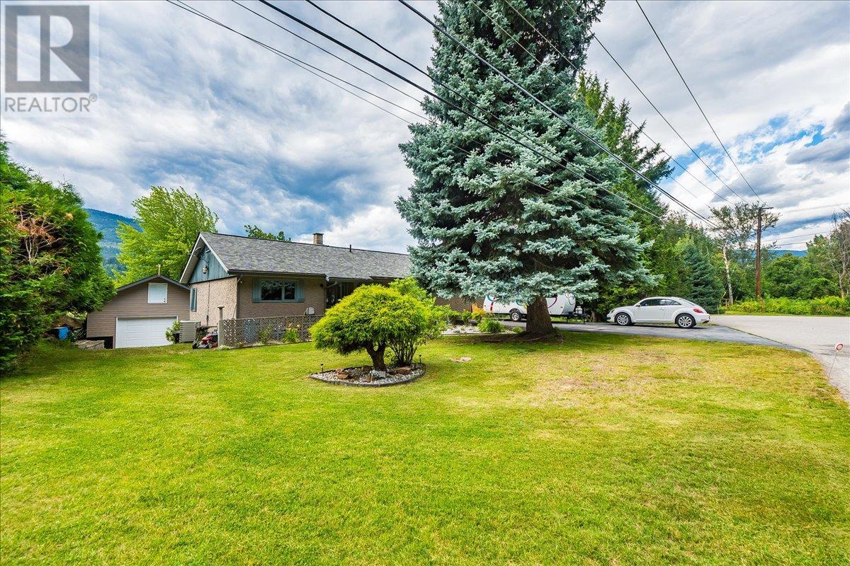 1986 Brilliant Road, Castlegar