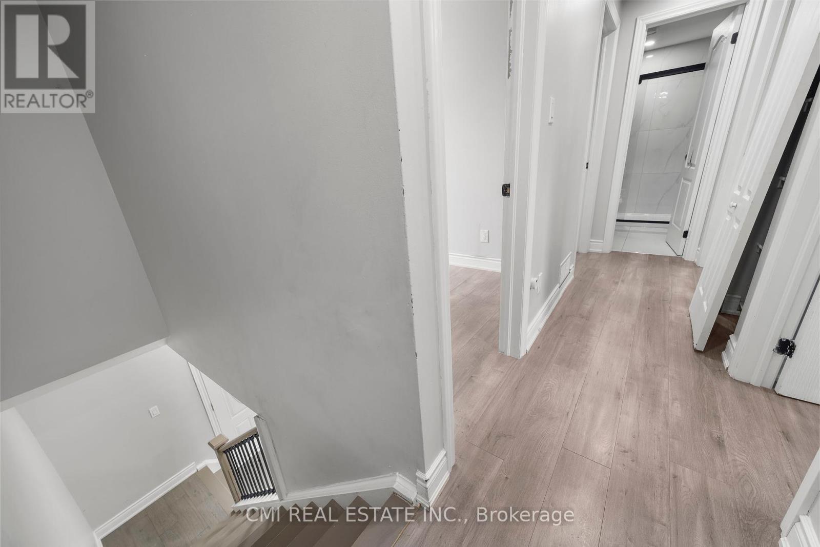 Photo 33 of 24 Fallingdale Crescent, Brampton ON