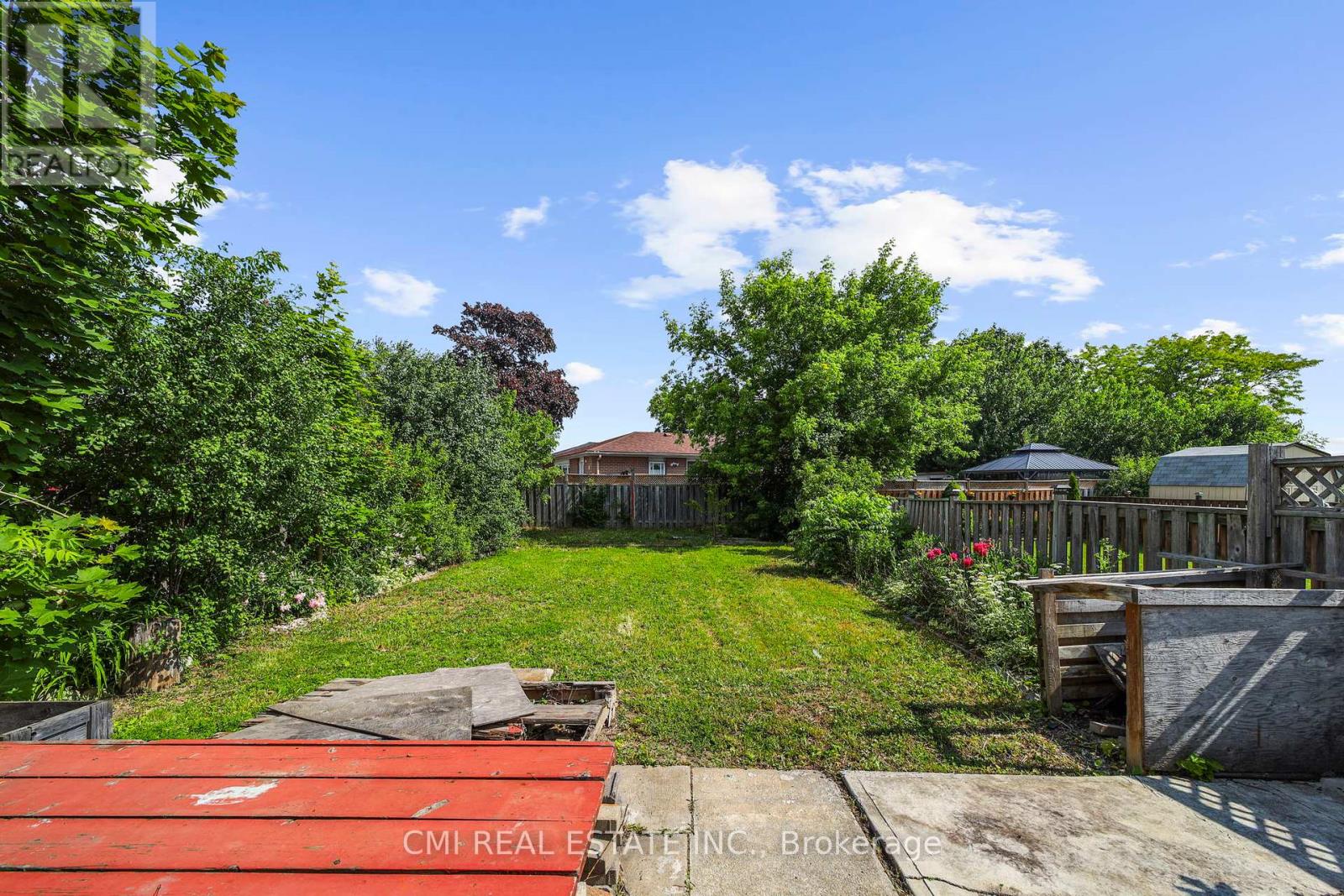 Photo 35 of 24 Fallingdale Crescent, Brampton ON