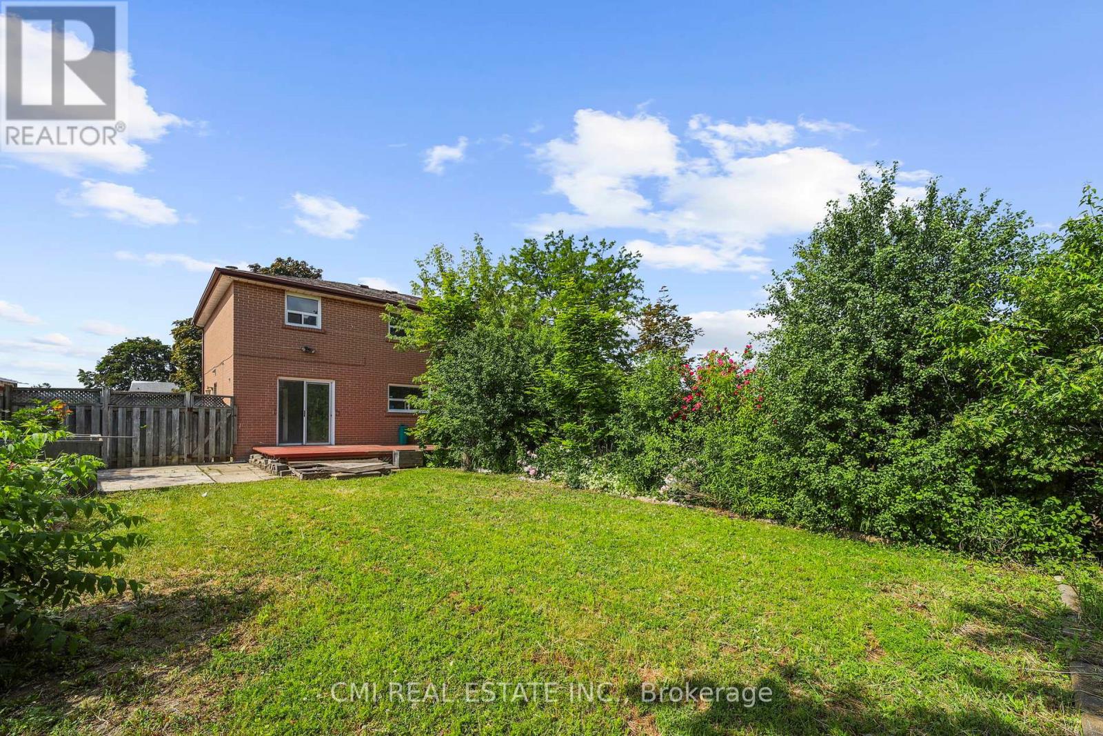 Photo 28 of 24 Fallingdale Crescent, Brampton ON
