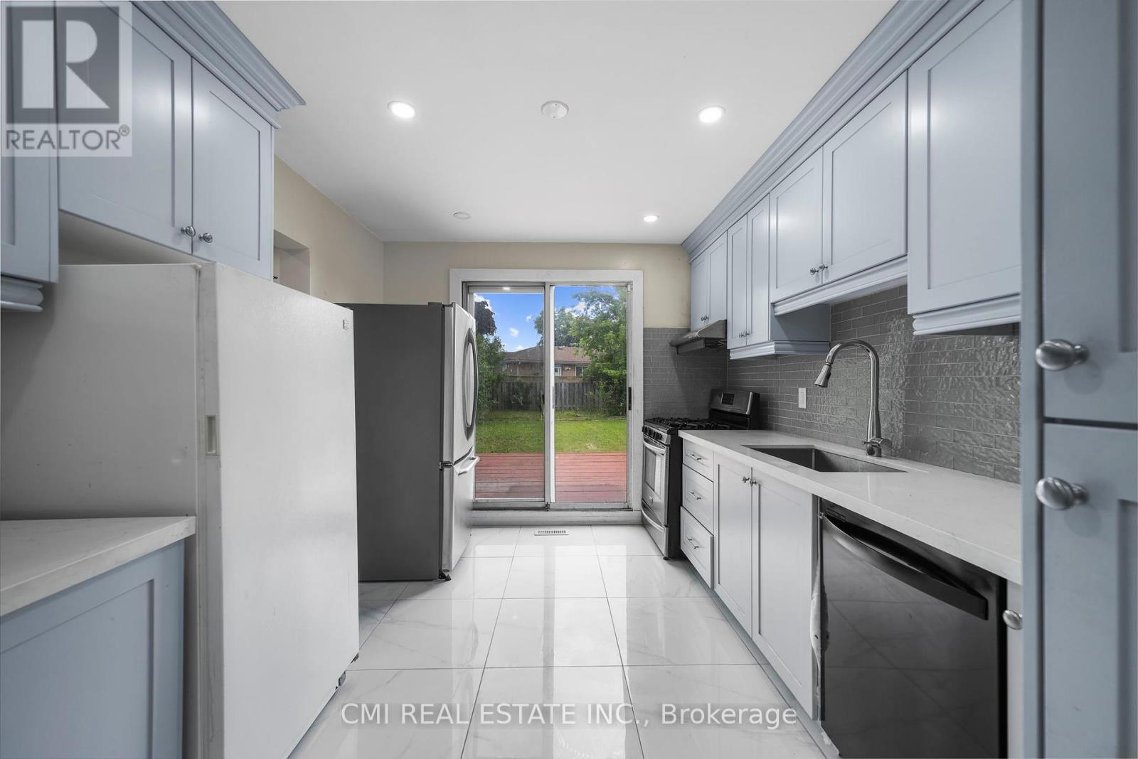 Photo 20 of 24 Fallingdale Crescent, Brampton ON