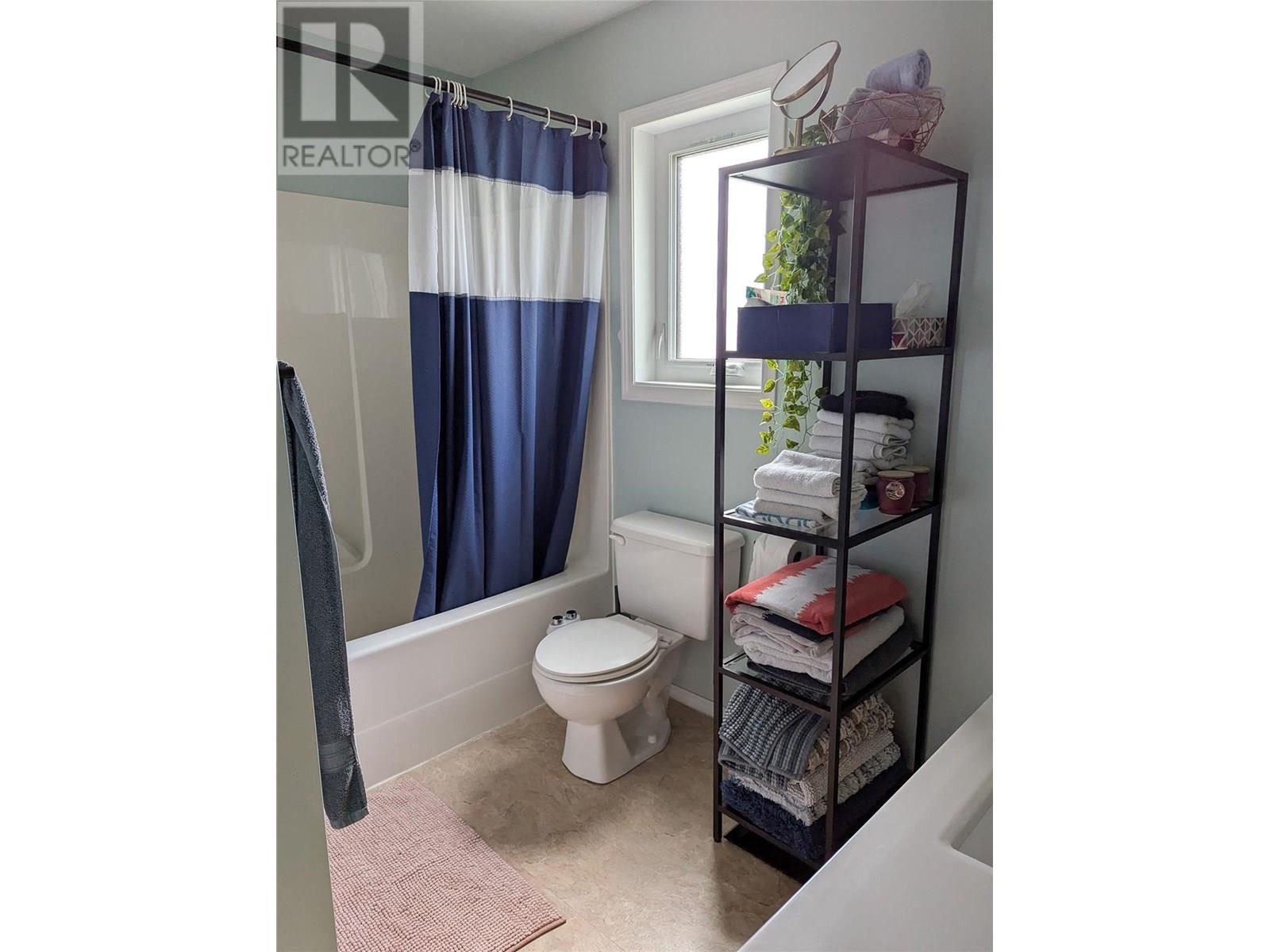 710 IVY Street, Castlegar