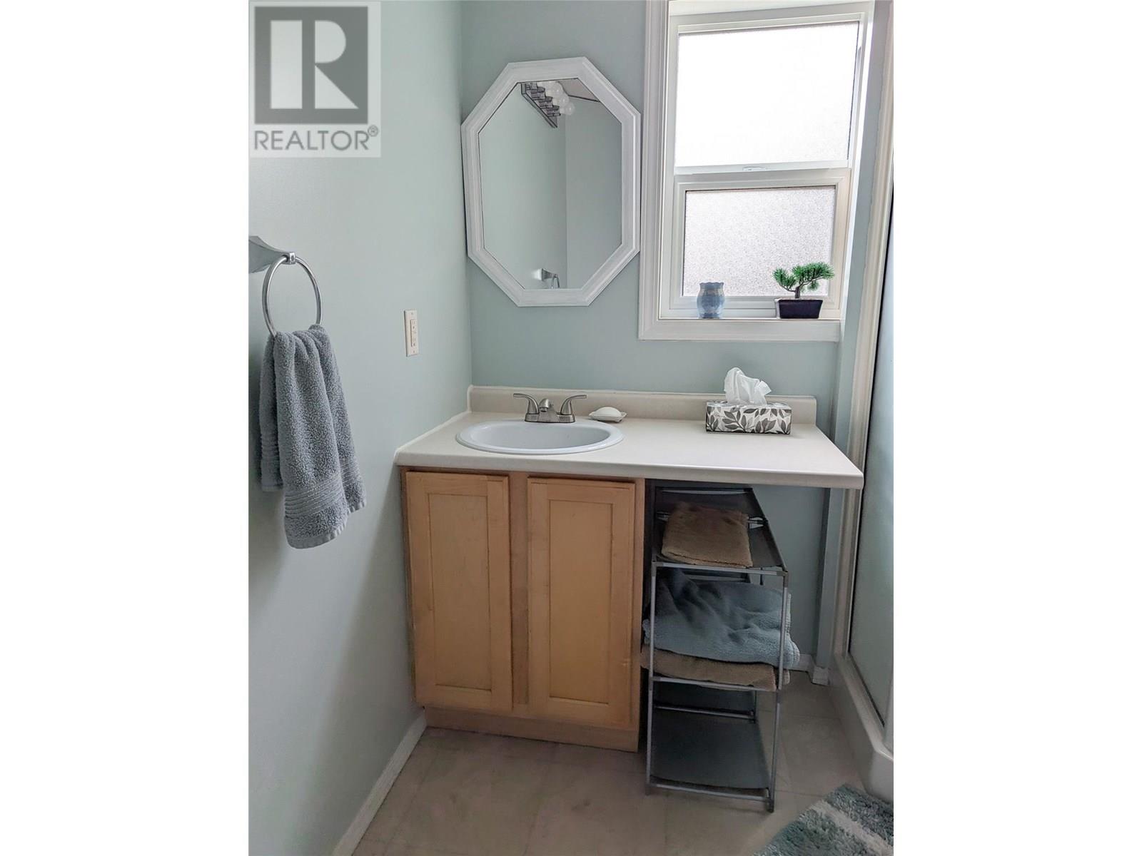 710 IVY Street, Castlegar