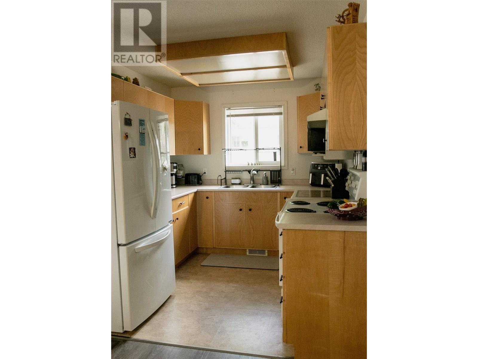 710 IVY Street, Castlegar