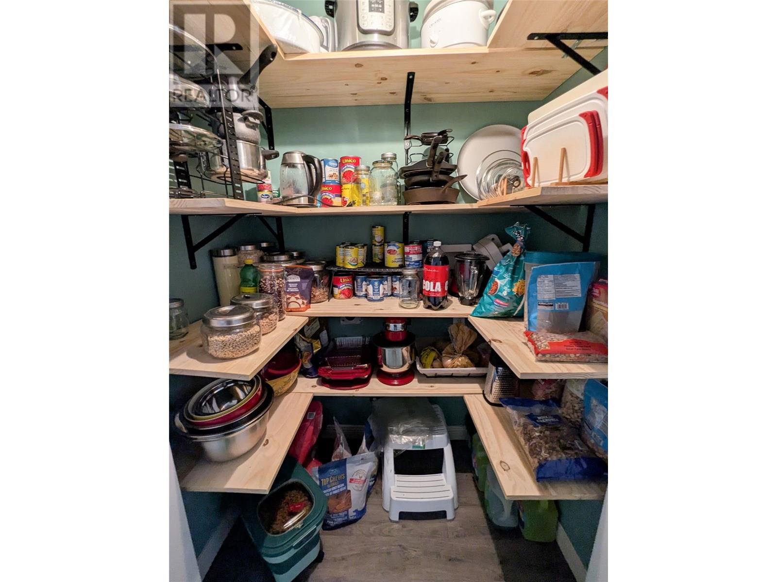 710 IVY Street, Castlegar