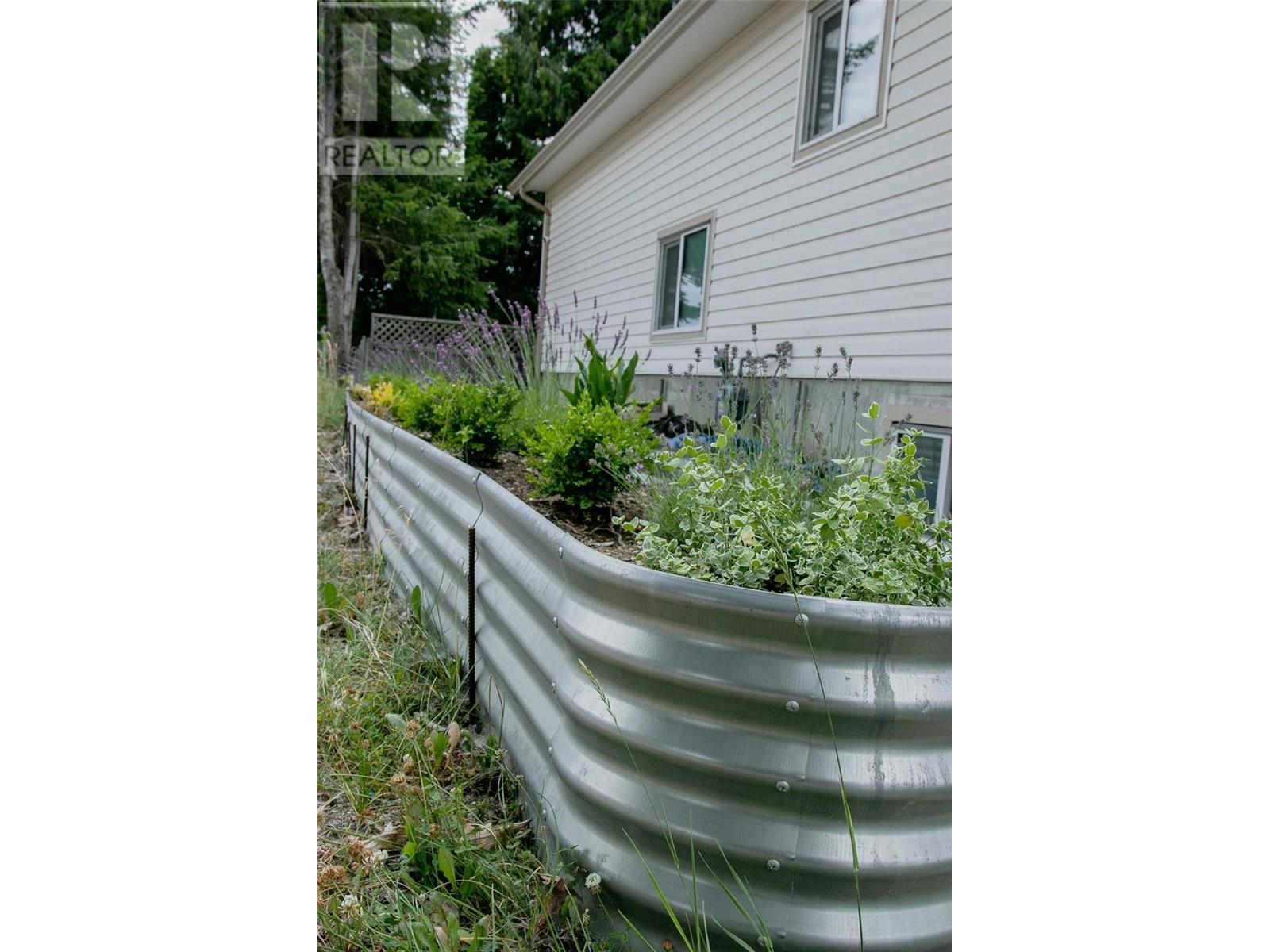 710 IVY Street, Castlegar