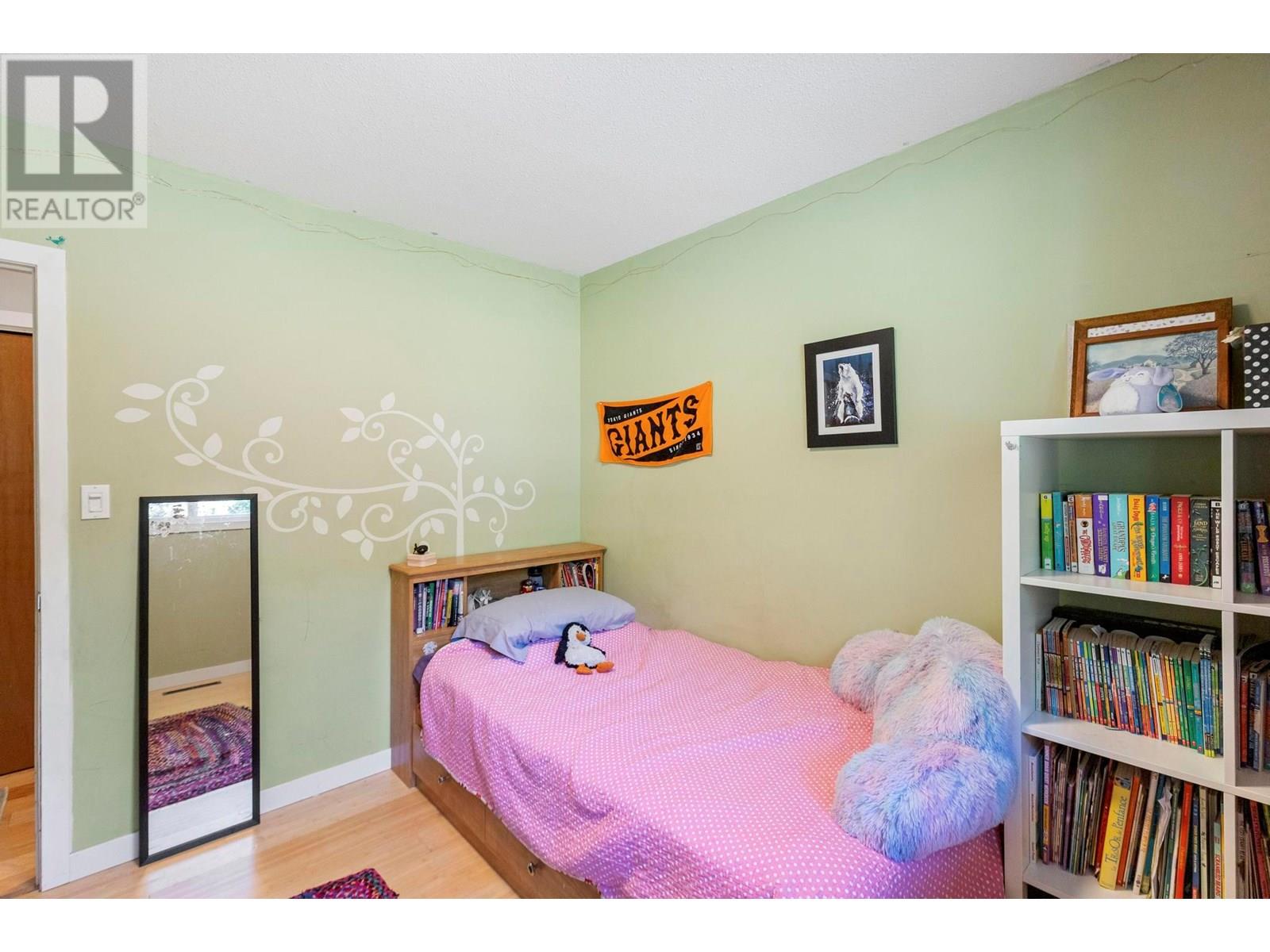 Photo 32 of 1154 Mountain Avenue, Kelowna BC