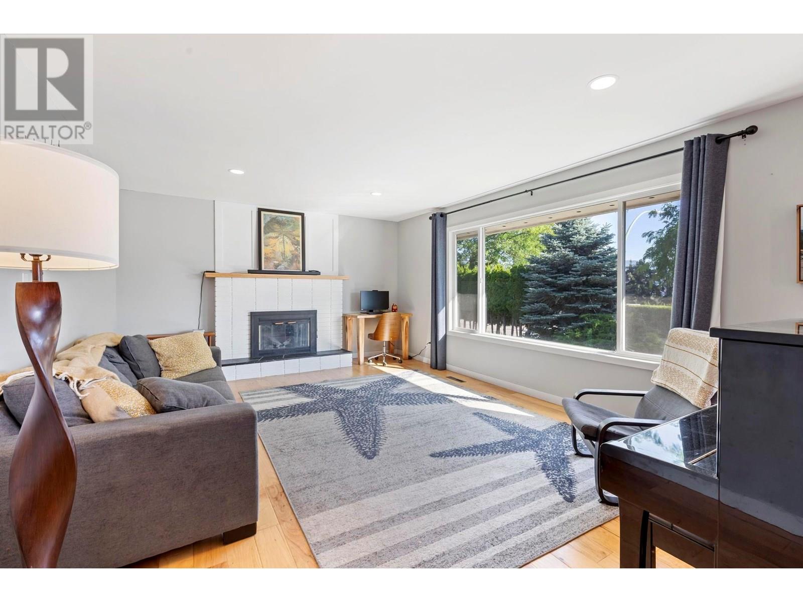 Photo 11 of 1154 Mountain Avenue, Kelowna BC