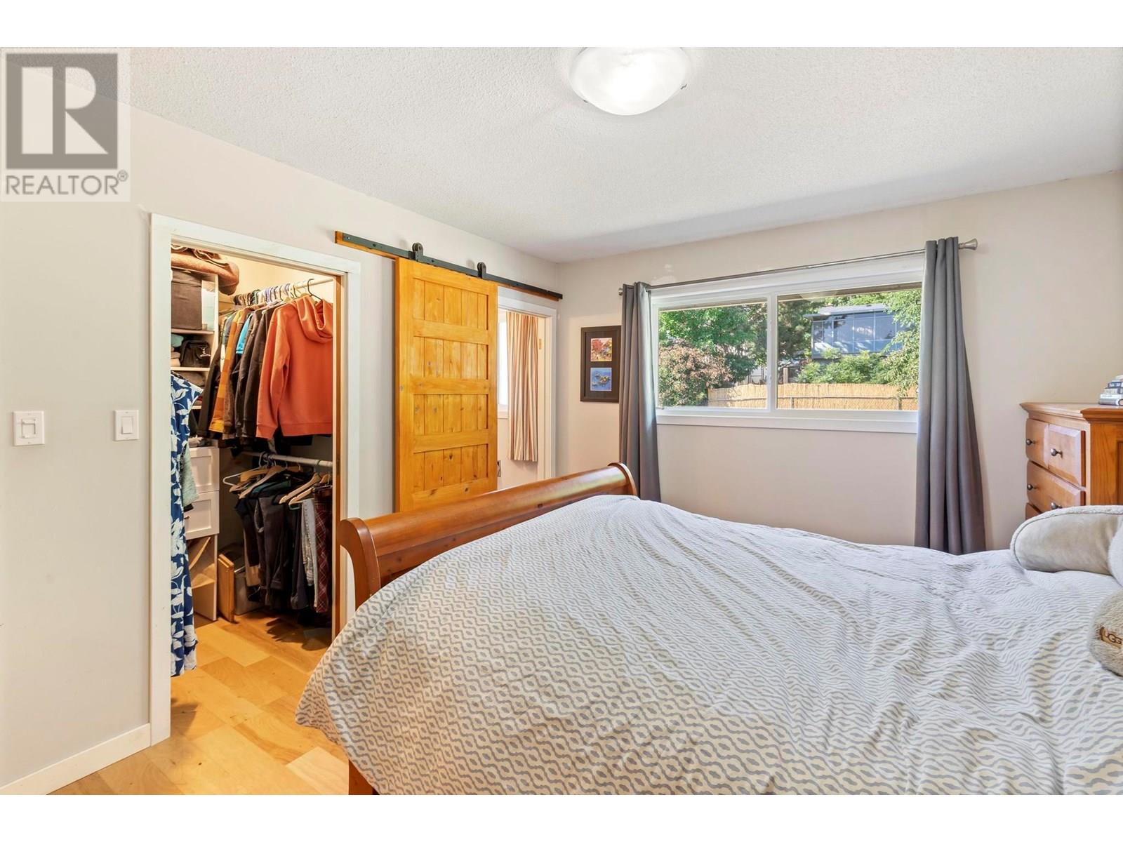 Photo 14 of 1154 Mountain Avenue, Kelowna BC
