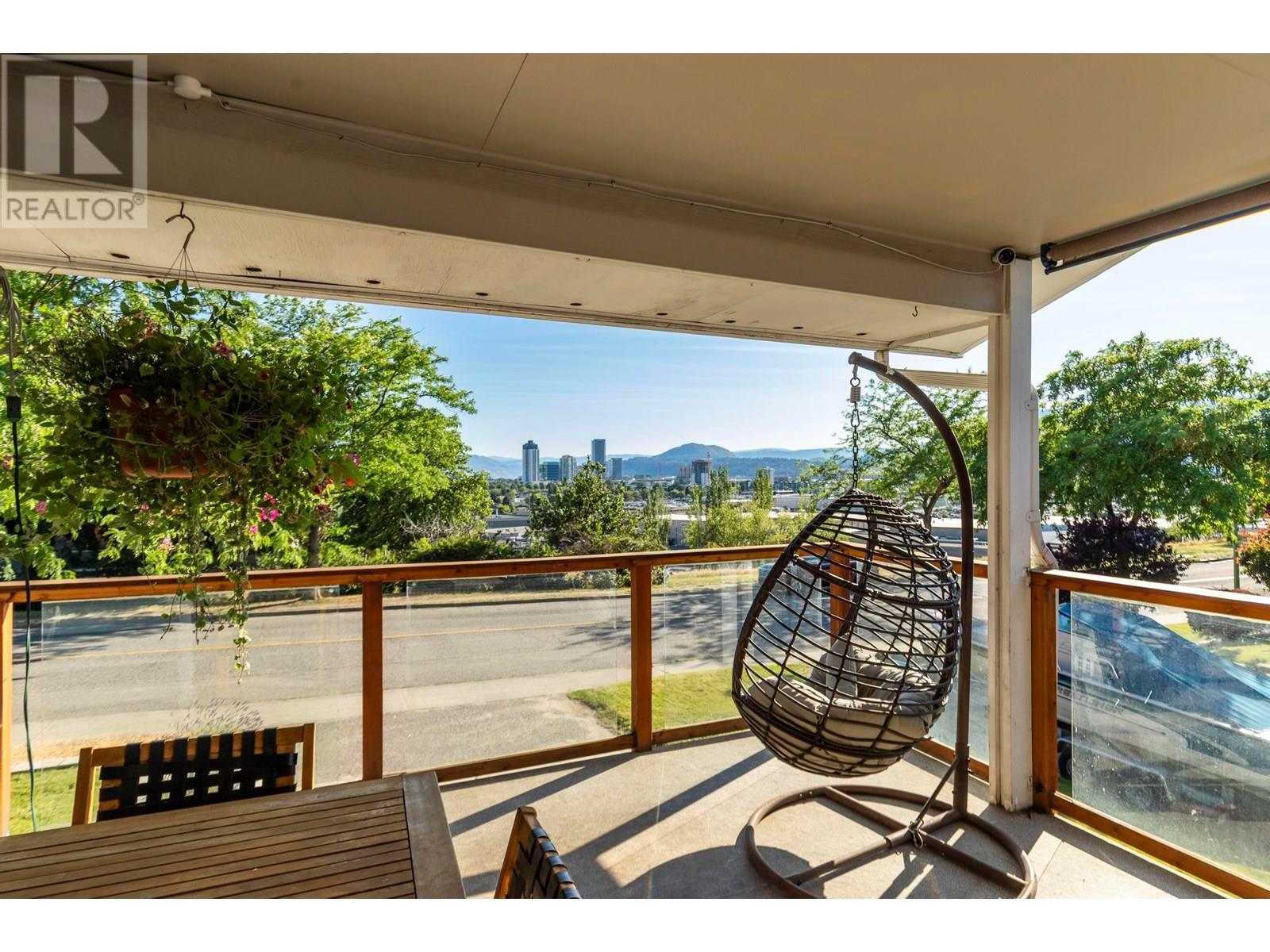 Photo 9 of 1154 Mountain Avenue, Kelowna BC