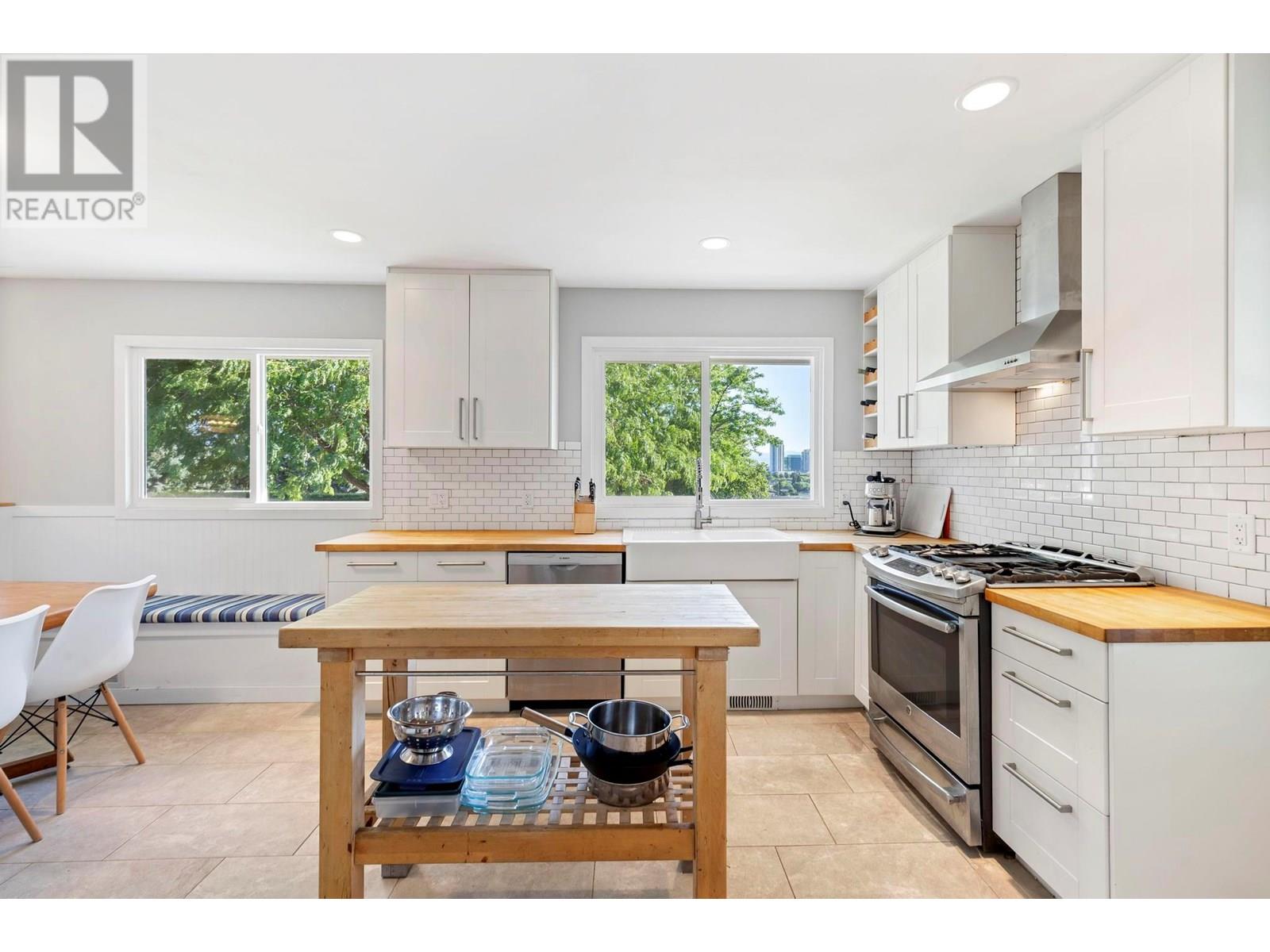 Photo 19 of 1154 Mountain Avenue, Kelowna BC