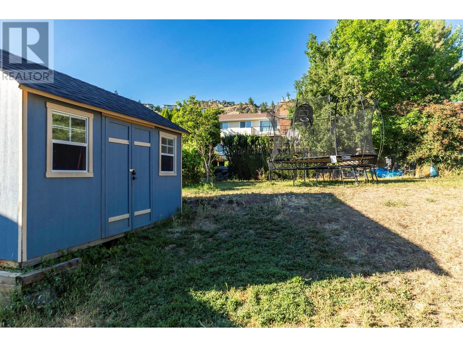 Photo 7 of 1154 Mountain Avenue, Kelowna BC