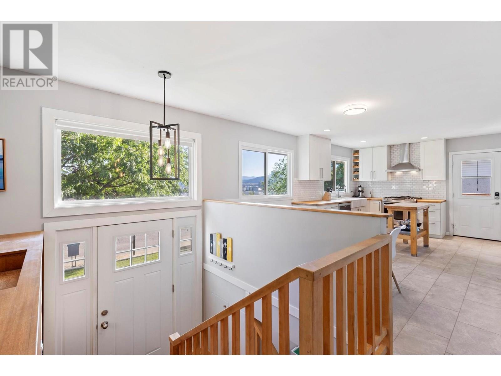 Photo 28 of 1154 Mountain Avenue, Kelowna BC