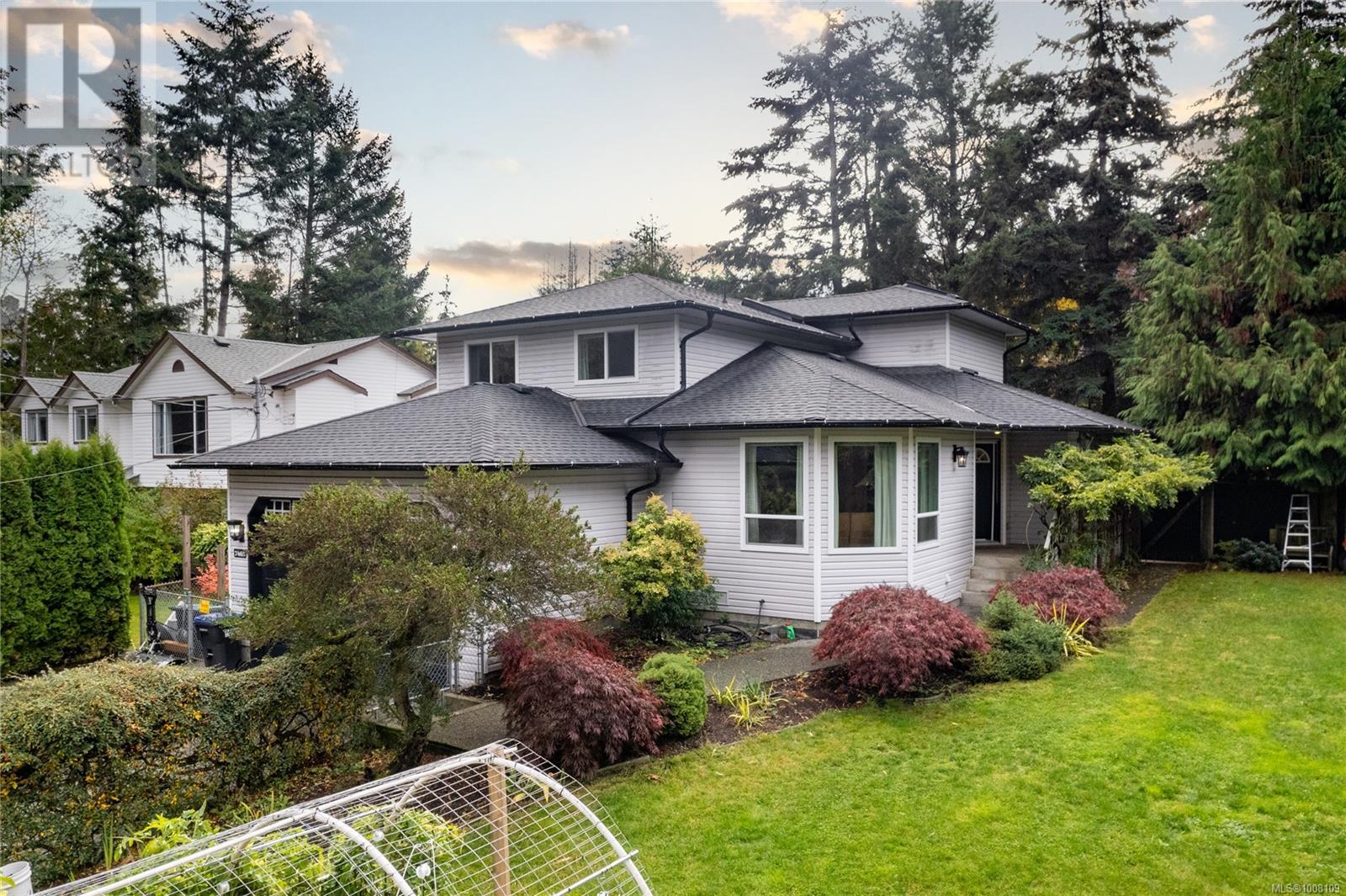 Photo 8 of 7465 Fernmar Rd, Lantzville BC